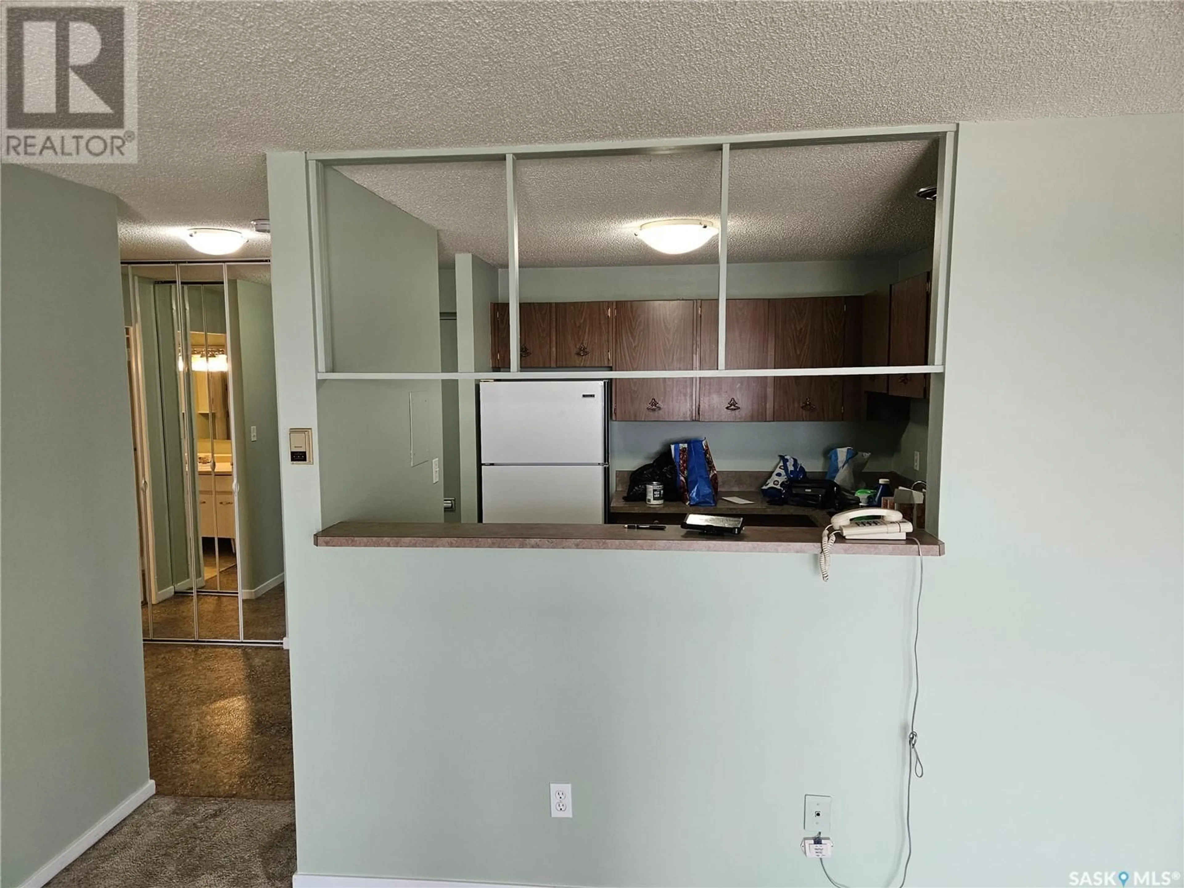 Standard kitchen, unknown for 405 - 4545 RAE STREET, Regina Saskatchewan S4S3B2