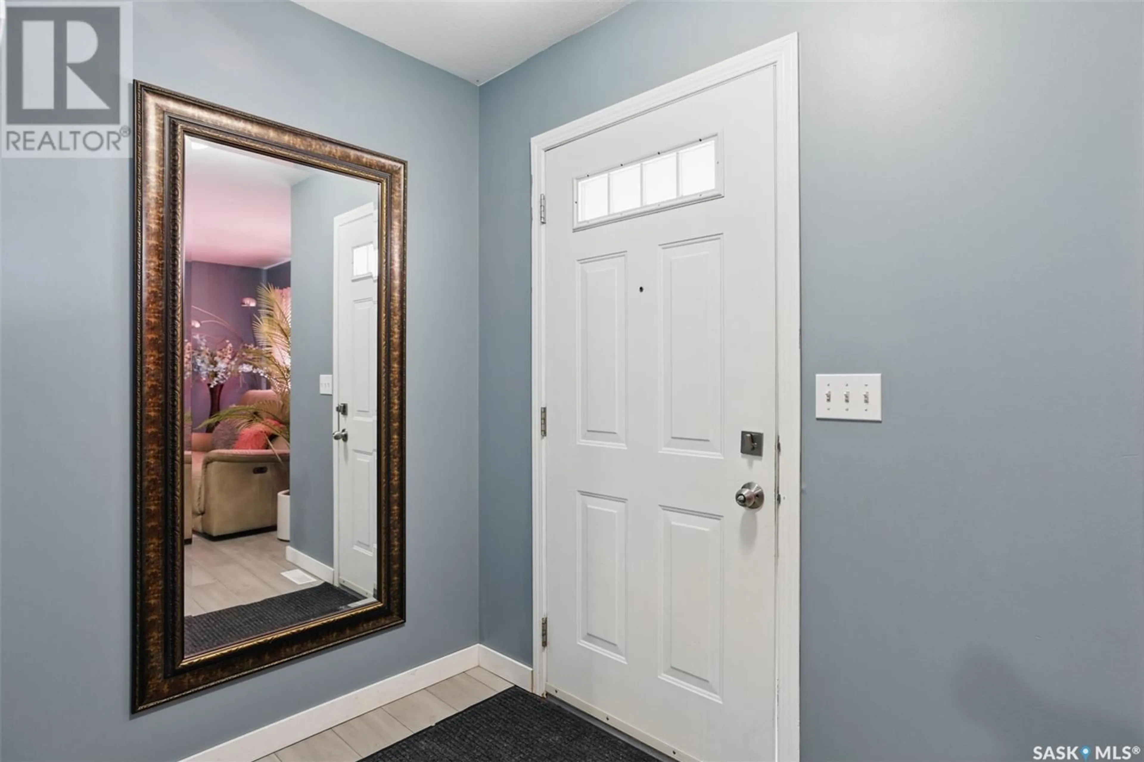 Indoor entryway for 19 135 PAWLYCHENKO LANE, Saskatoon Saskatchewan S7V1J8