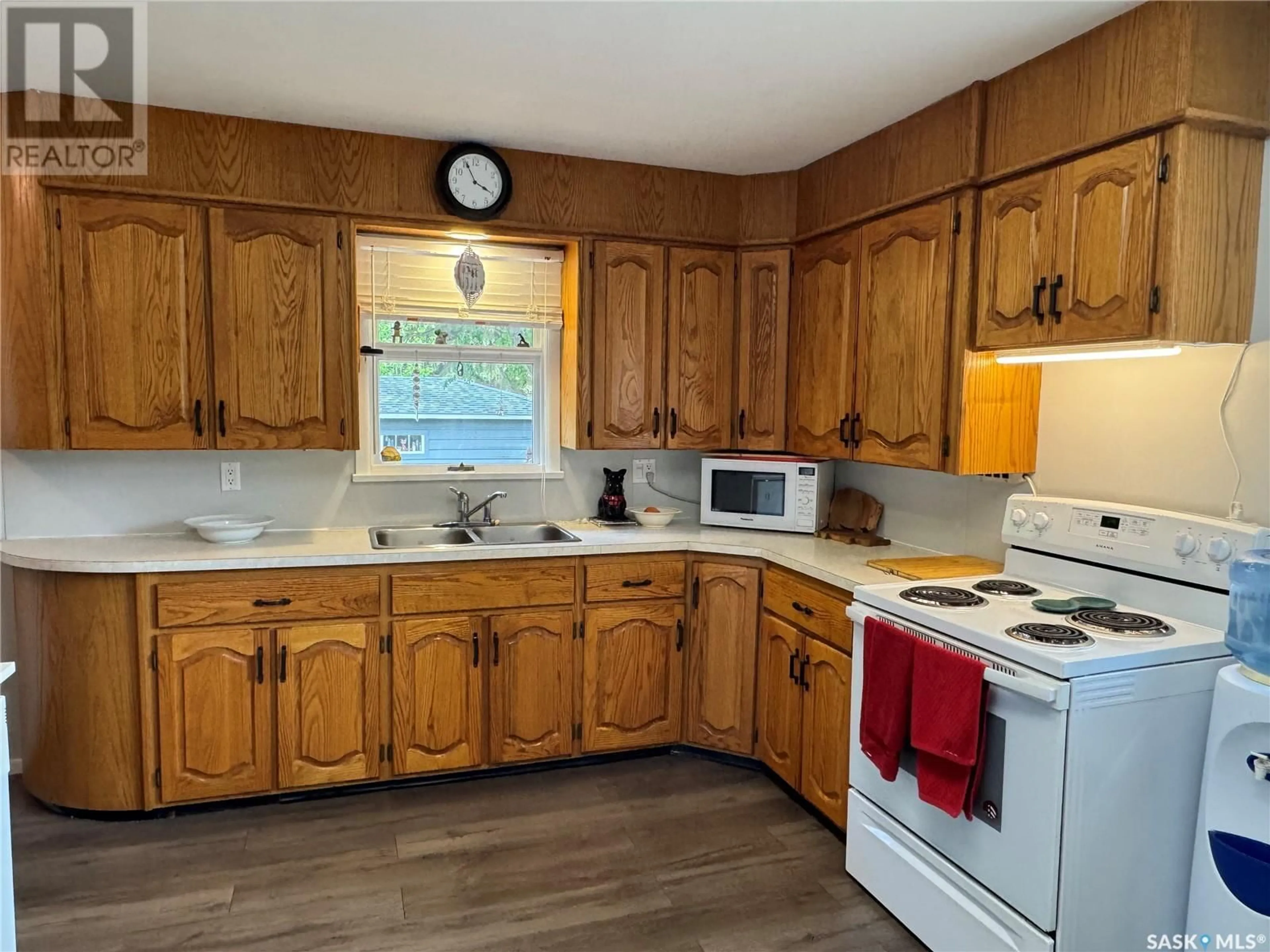 Standard kitchen, unknown for 401 2ND AVENUE, Jansen Saskatchewan S0K2B0