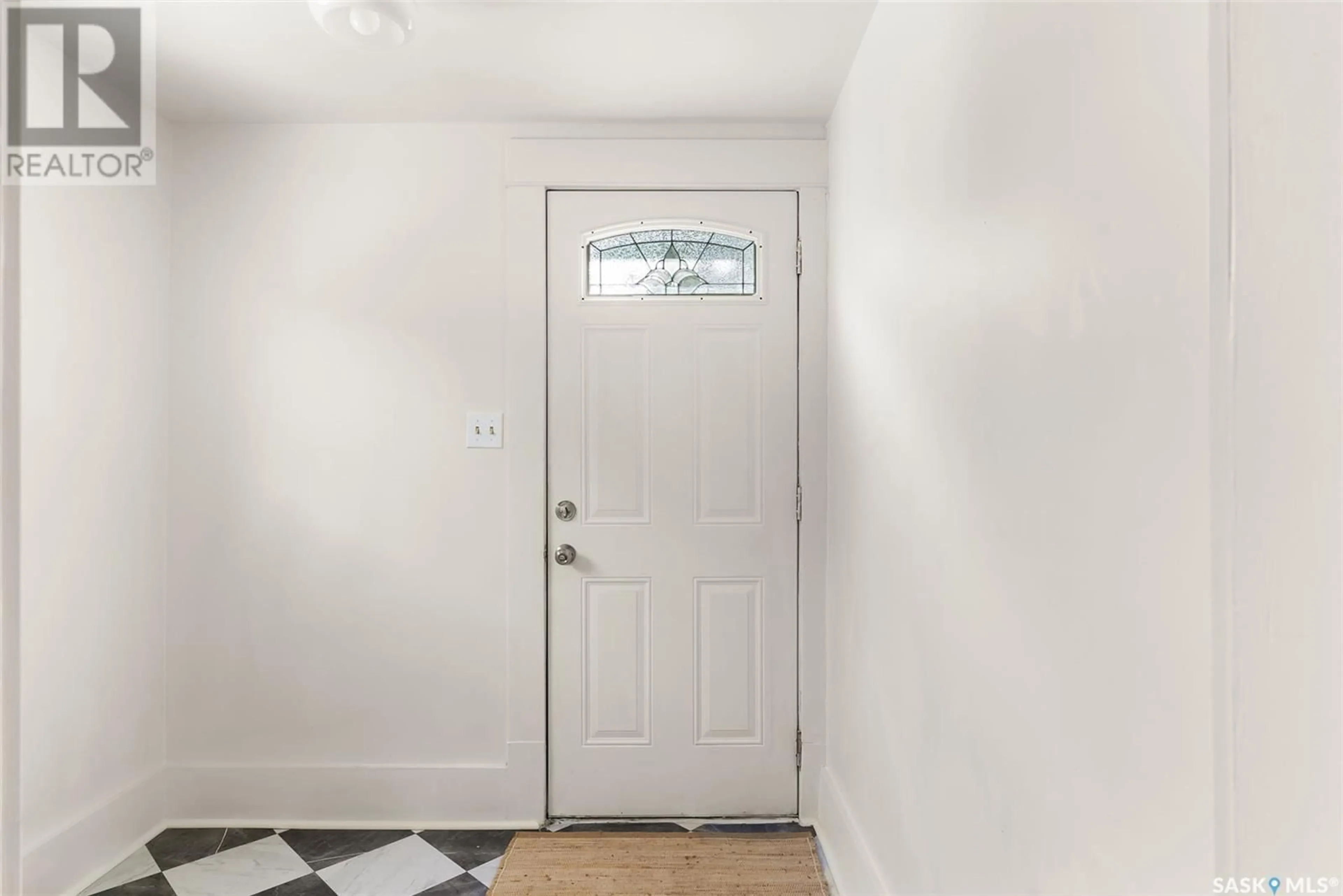 Indoor entryway for 2550 ATKINSON STREET, Regina Saskatchewan S4N3X7