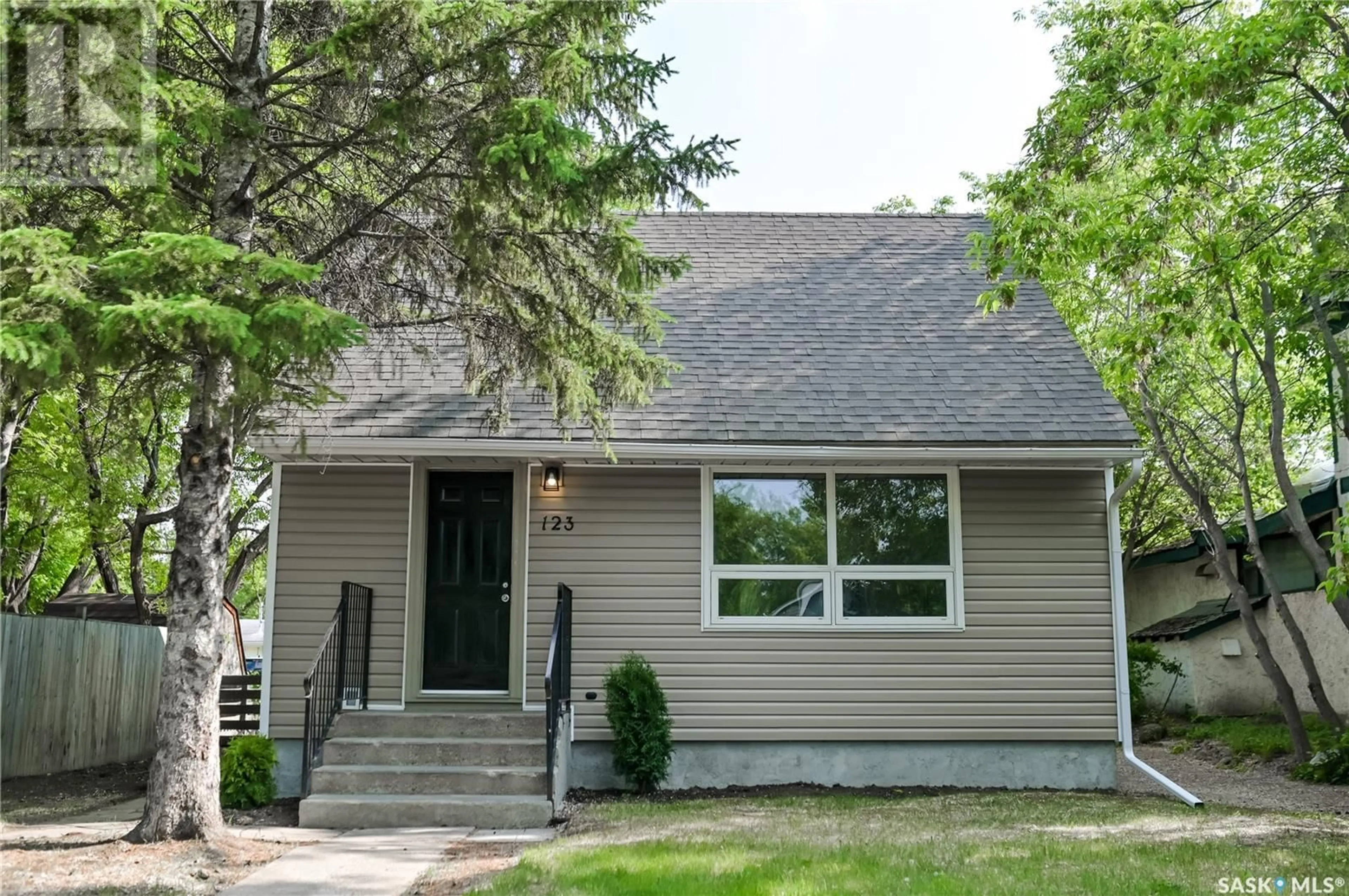 Home with vinyl exterior material, street for 123 24TH STREET, Prince Albert Saskatchewan S6V1R6