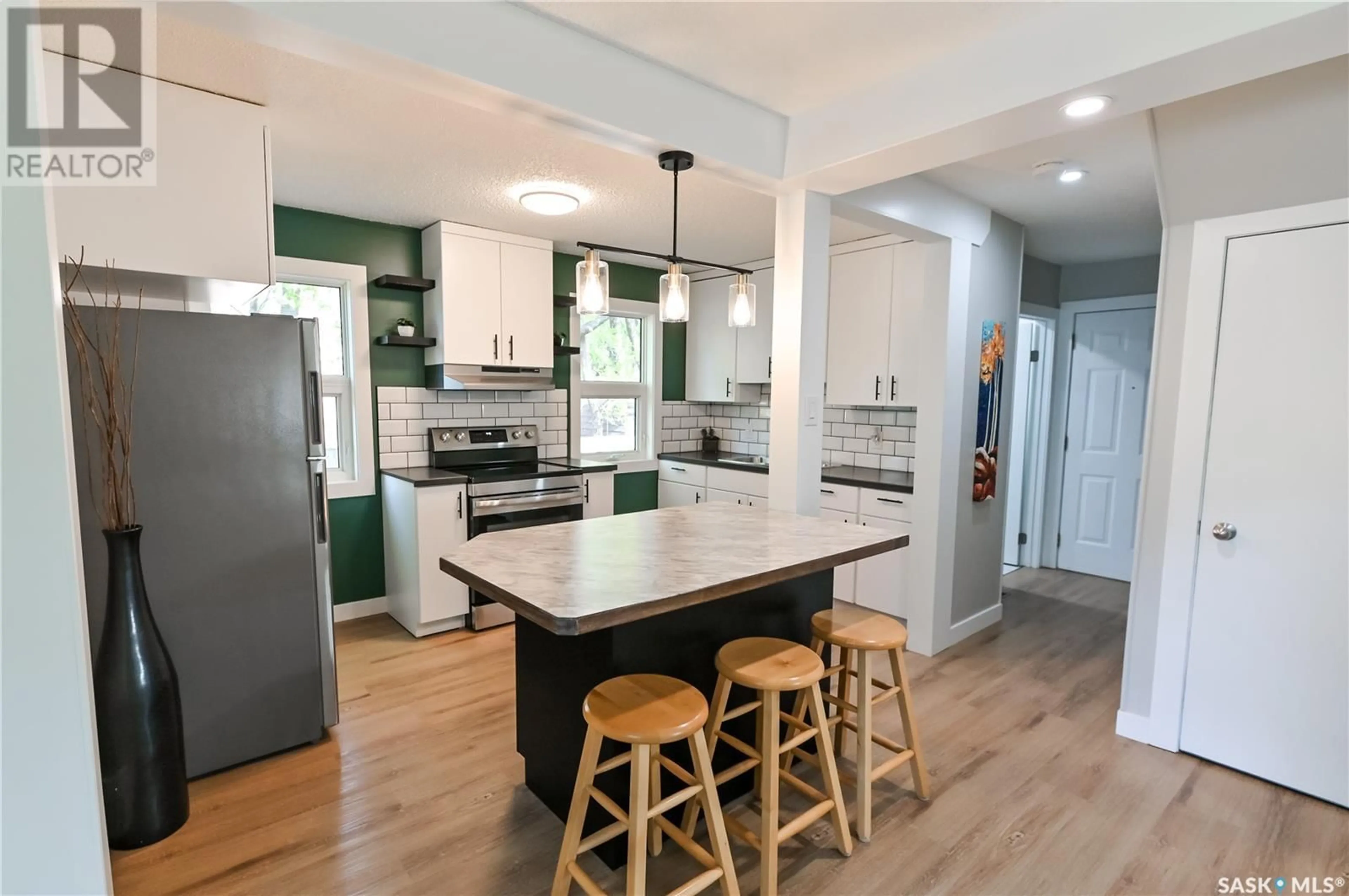Open concept kitchen, unknown for 123 24TH STREET, Prince Albert Saskatchewan S6V1R6