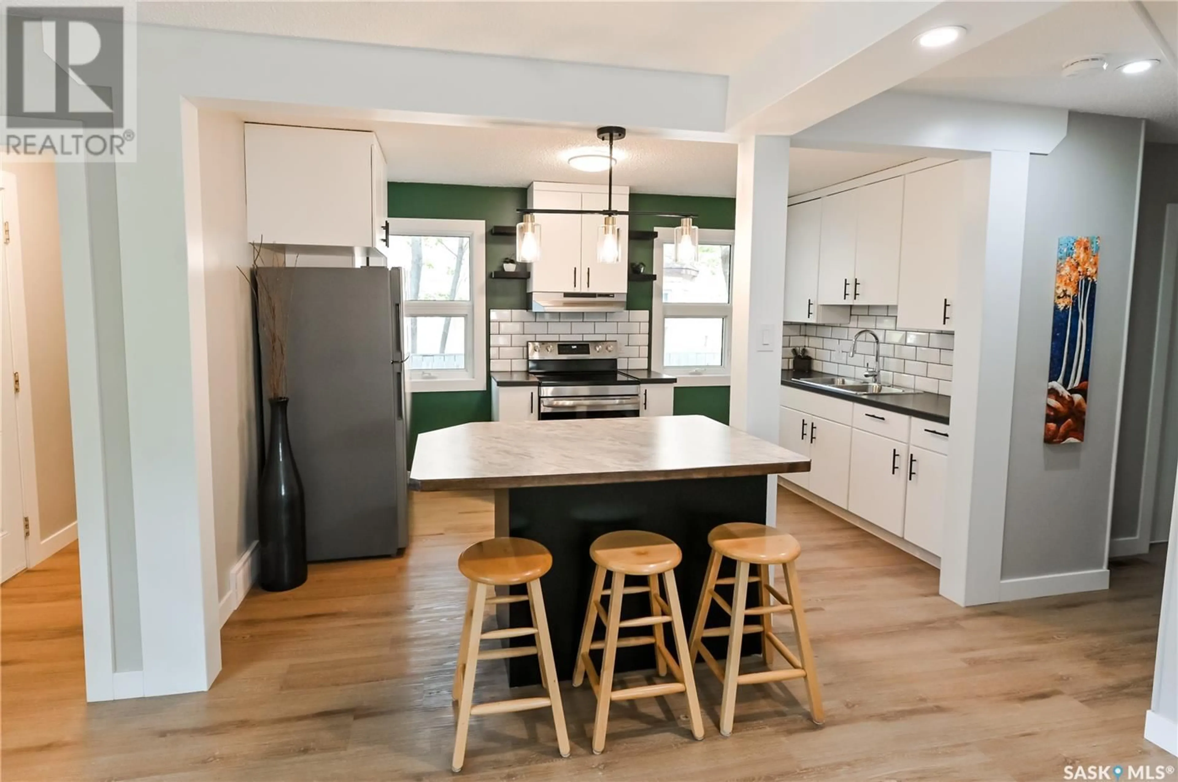 Open concept kitchen, unknown for 123 24TH STREET, Prince Albert Saskatchewan S6V1R6