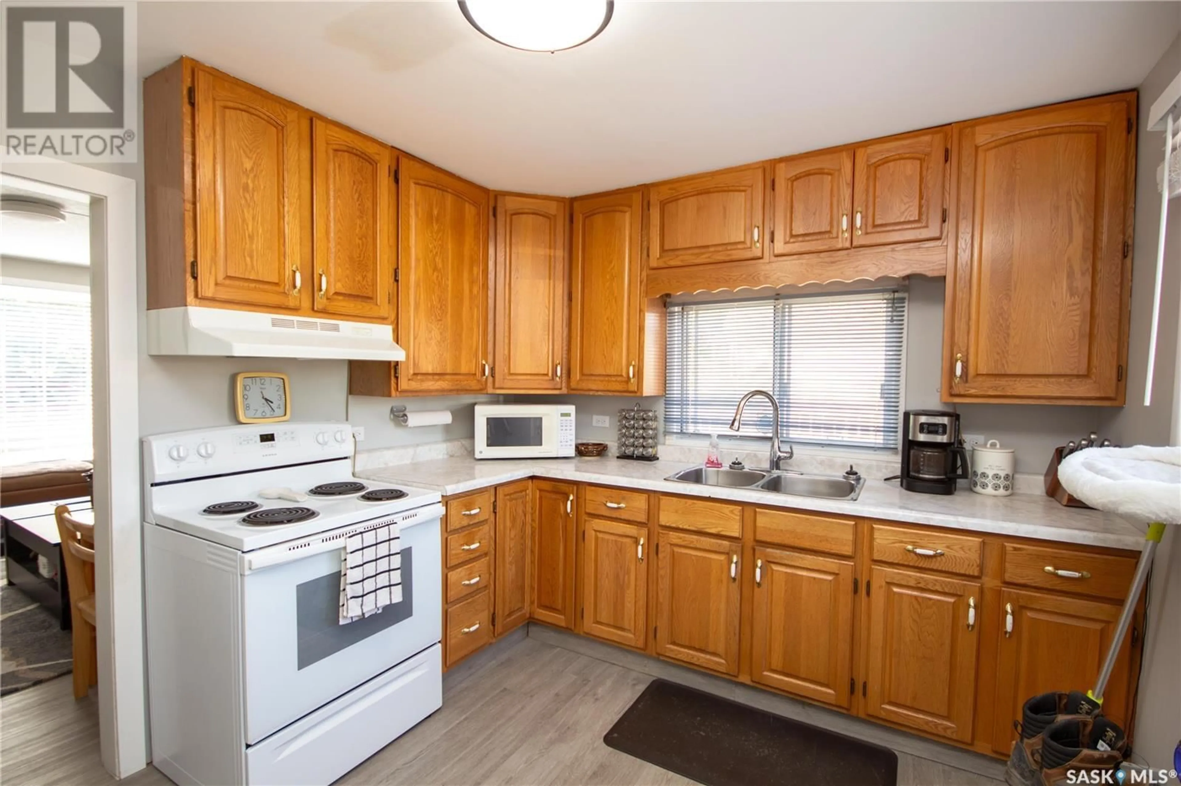 Standard kitchen, unknown for 632 102ND STREET, North Battleford Saskatchewan S9A1E1