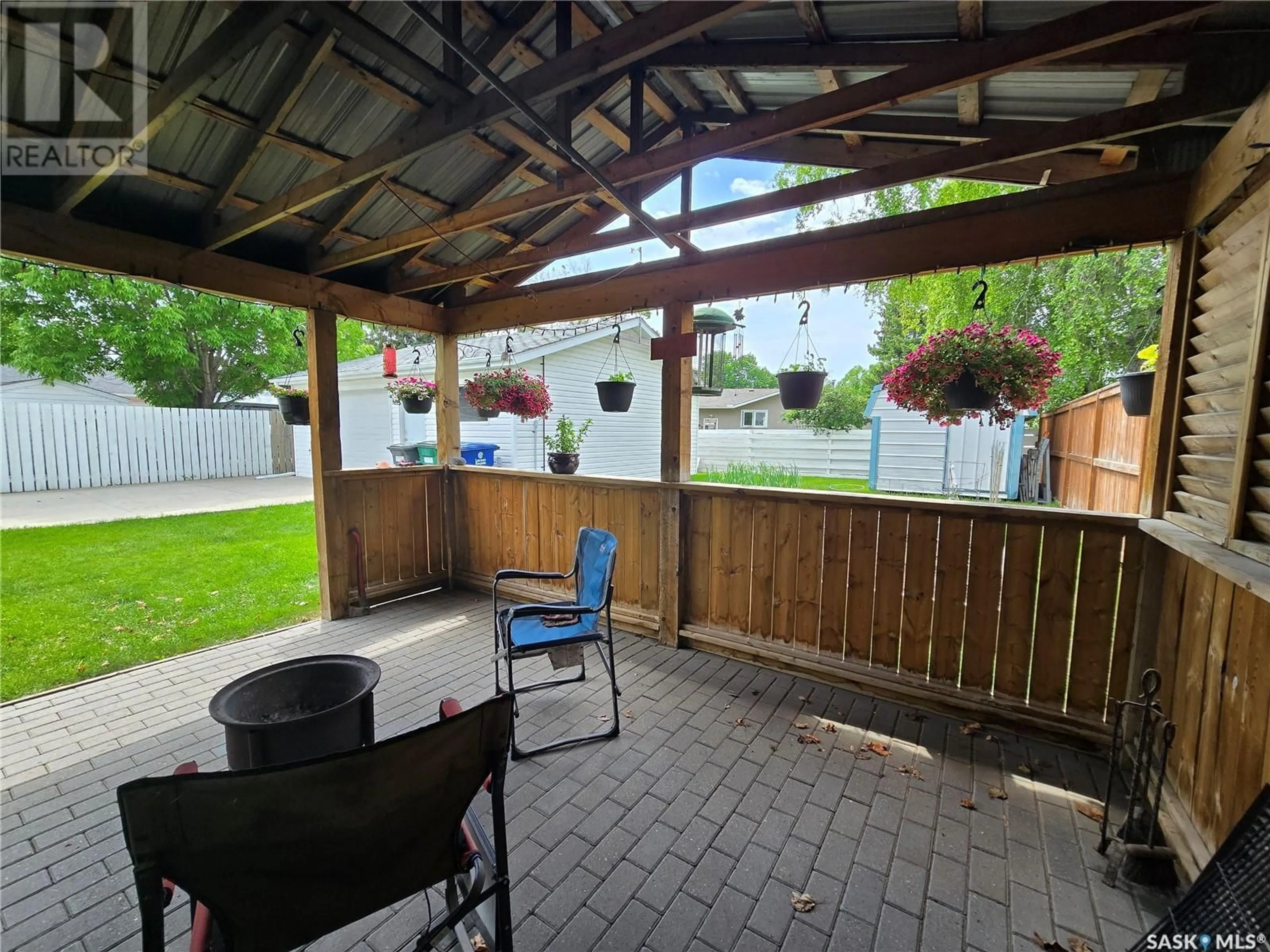 Patio, street for 9 KOOTENAY DRIVE, Saskatoon Saskatchewan S7K1J2