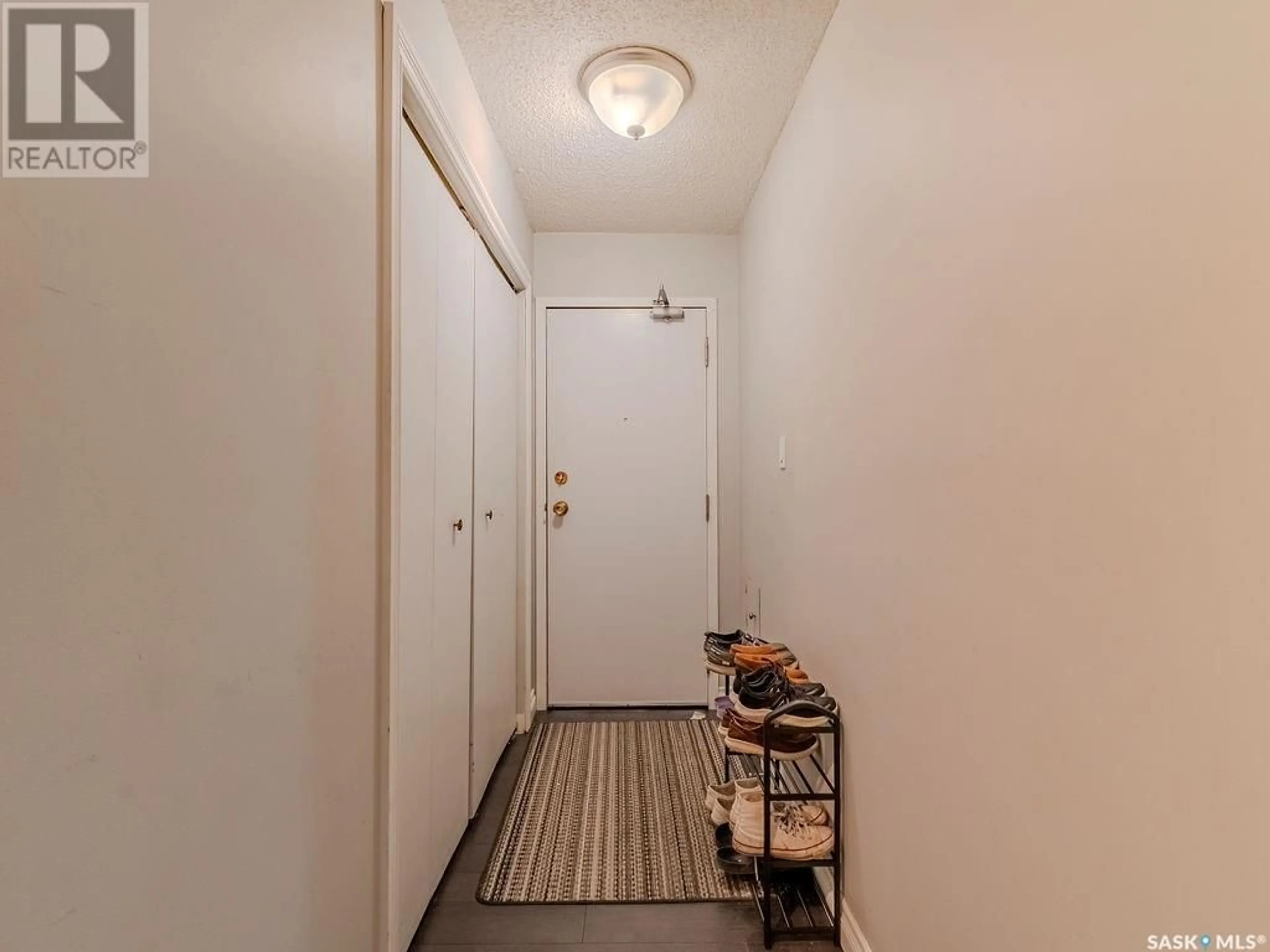 Indoor entryway for 304 - 1008 TEMPERANCE STREET, Saskatoon Saskatchewan S7N0N6
