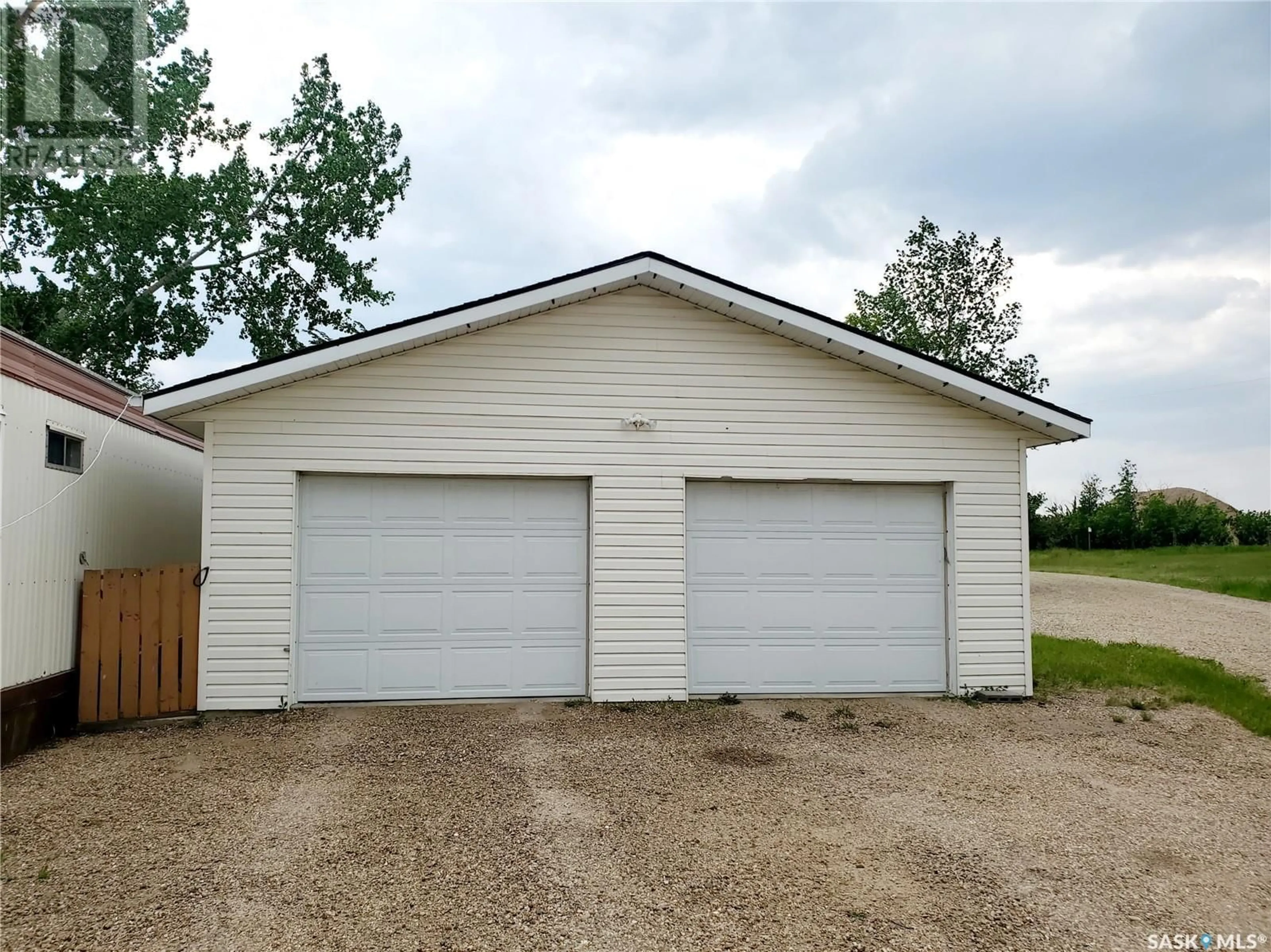 Indoor garage for 5 PRAIRIE SUN COURT, Swift Current Saskatchewan S9H3X6