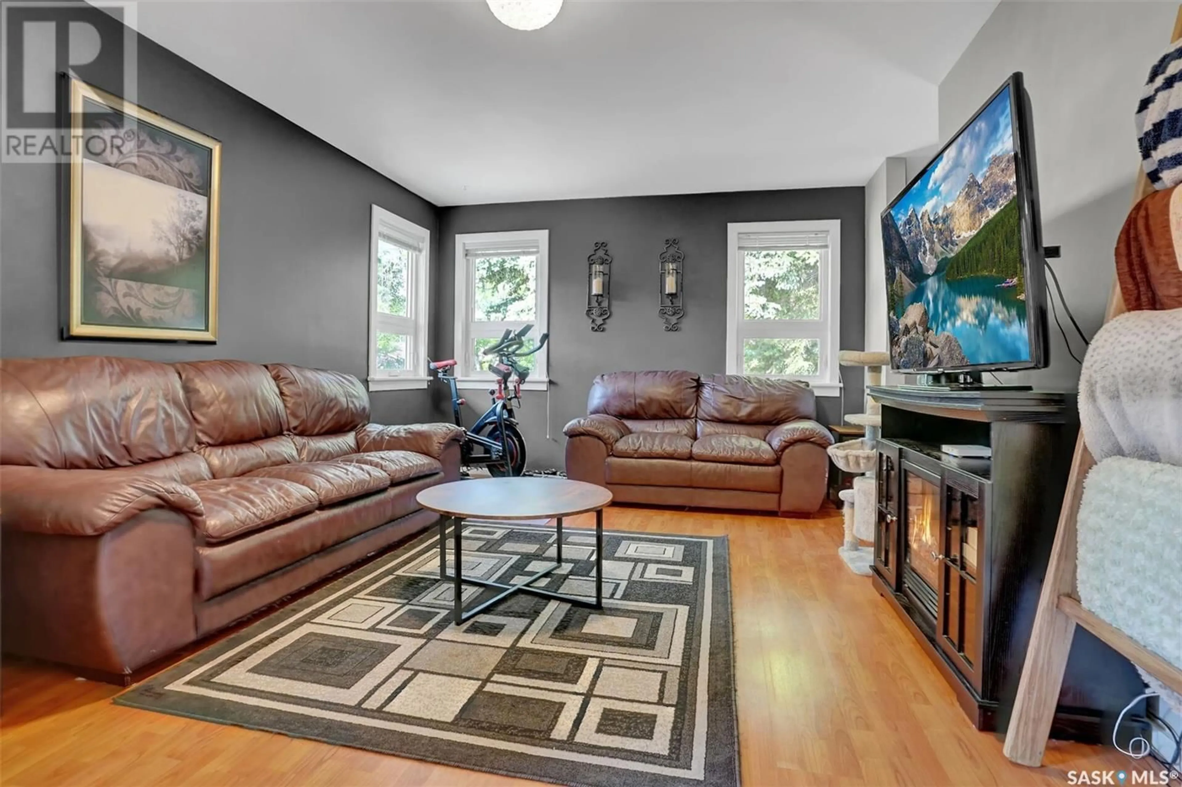 Living room with furniture, unknown for 471 SANGSTER BOULEVARD, Regina Saskatchewan S4R7N3