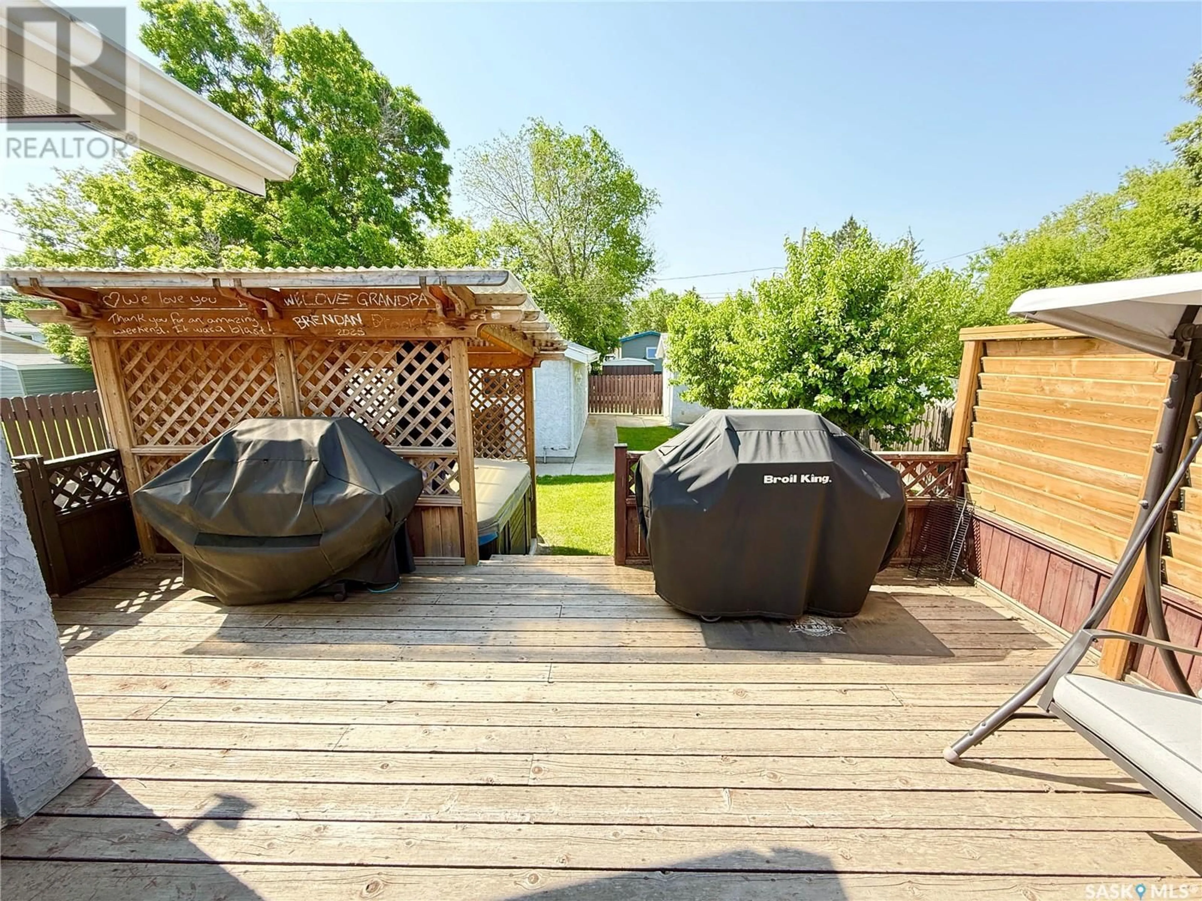 Patio, street for 116 7TH AVENUE, Weyburn Saskatchewan S4H1Z2