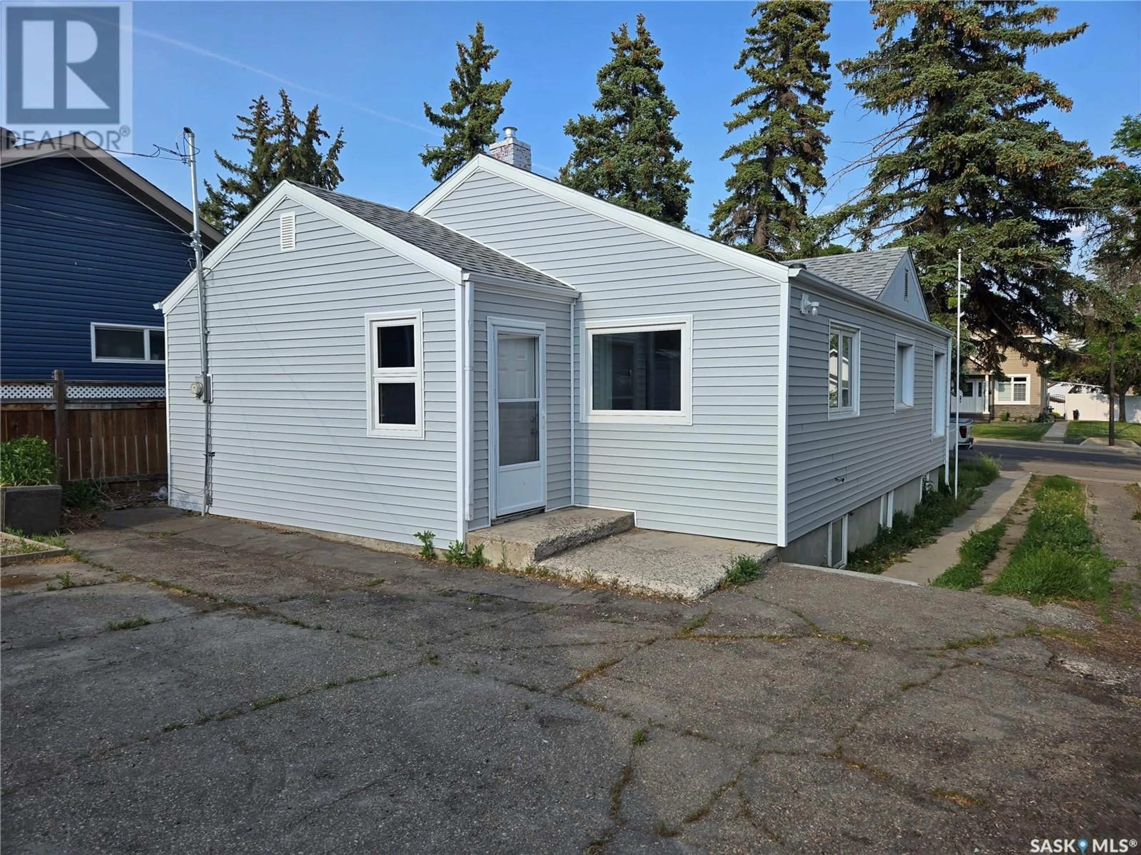 Unknown for 450 CENTRAL AVENUE, Swift Current Saskatchewan S9H0L7