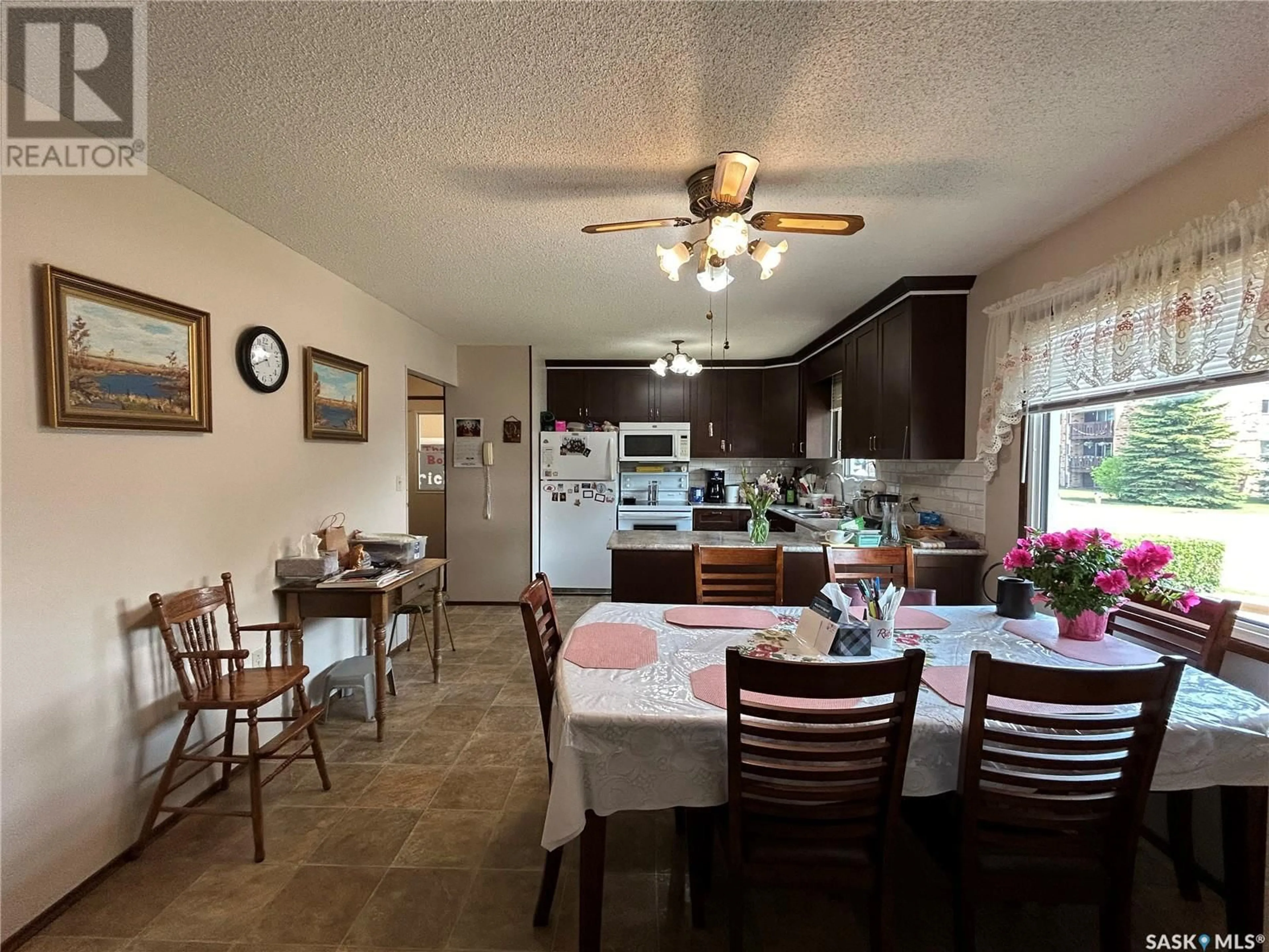 Dining room, ceramic/tile floor for 639 16TH STREET, Humboldt Saskatchewan S0K2A0