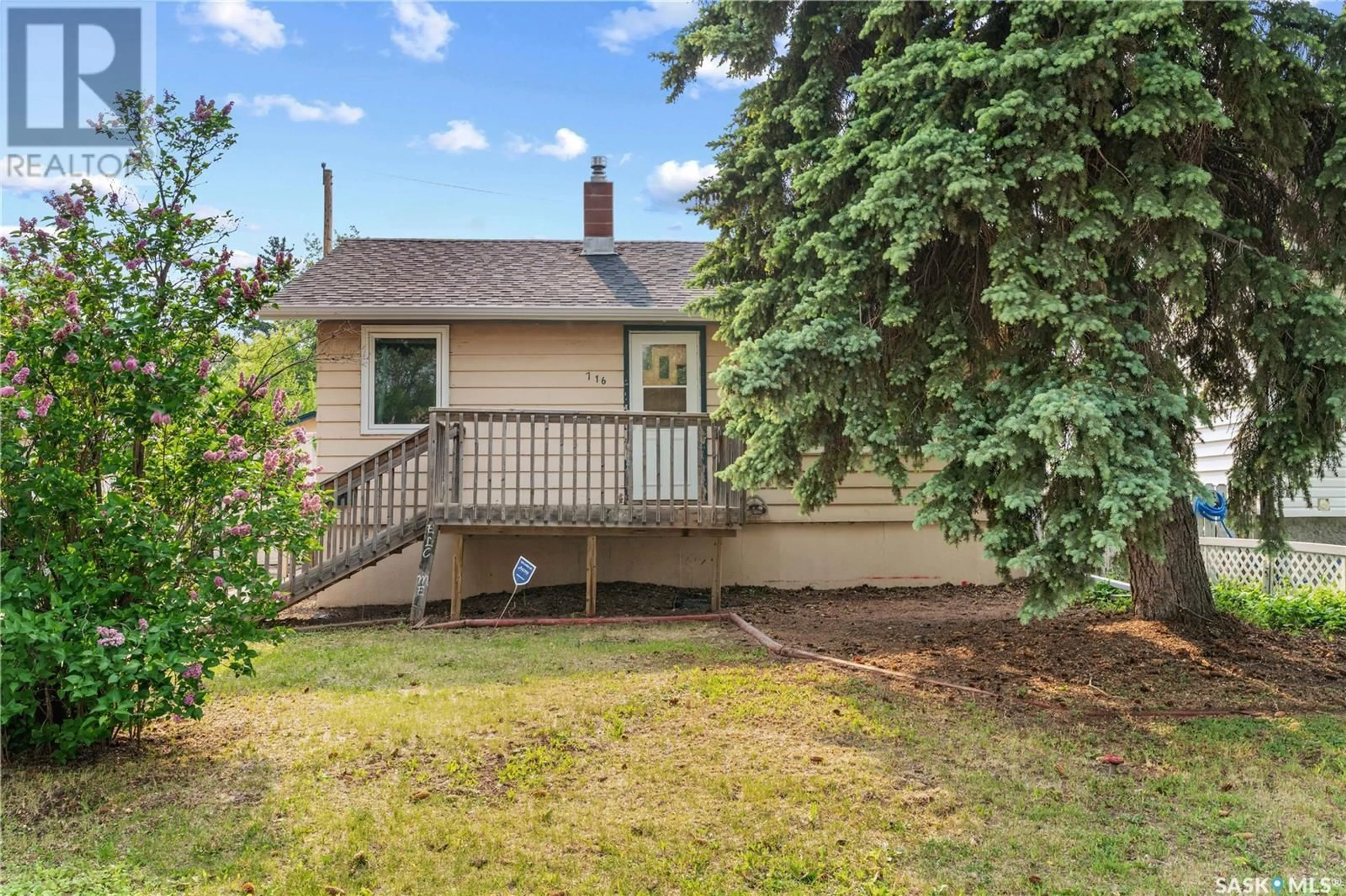 Patio, street for 716 WASCANA STREET, Regina Saskatchewan S4T4H5