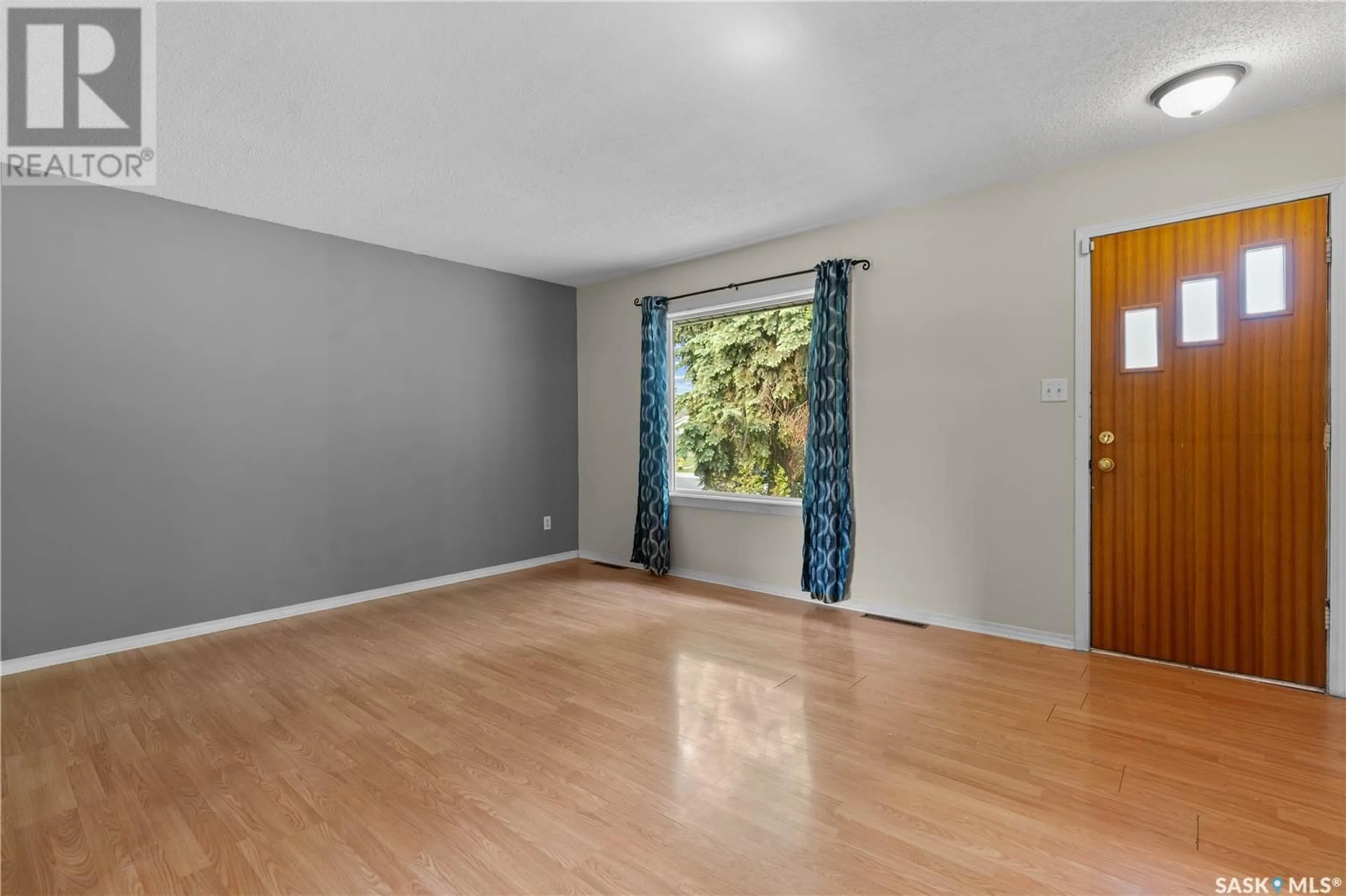 A pic of a room for 716 WASCANA STREET, Regina Saskatchewan S4T4H5