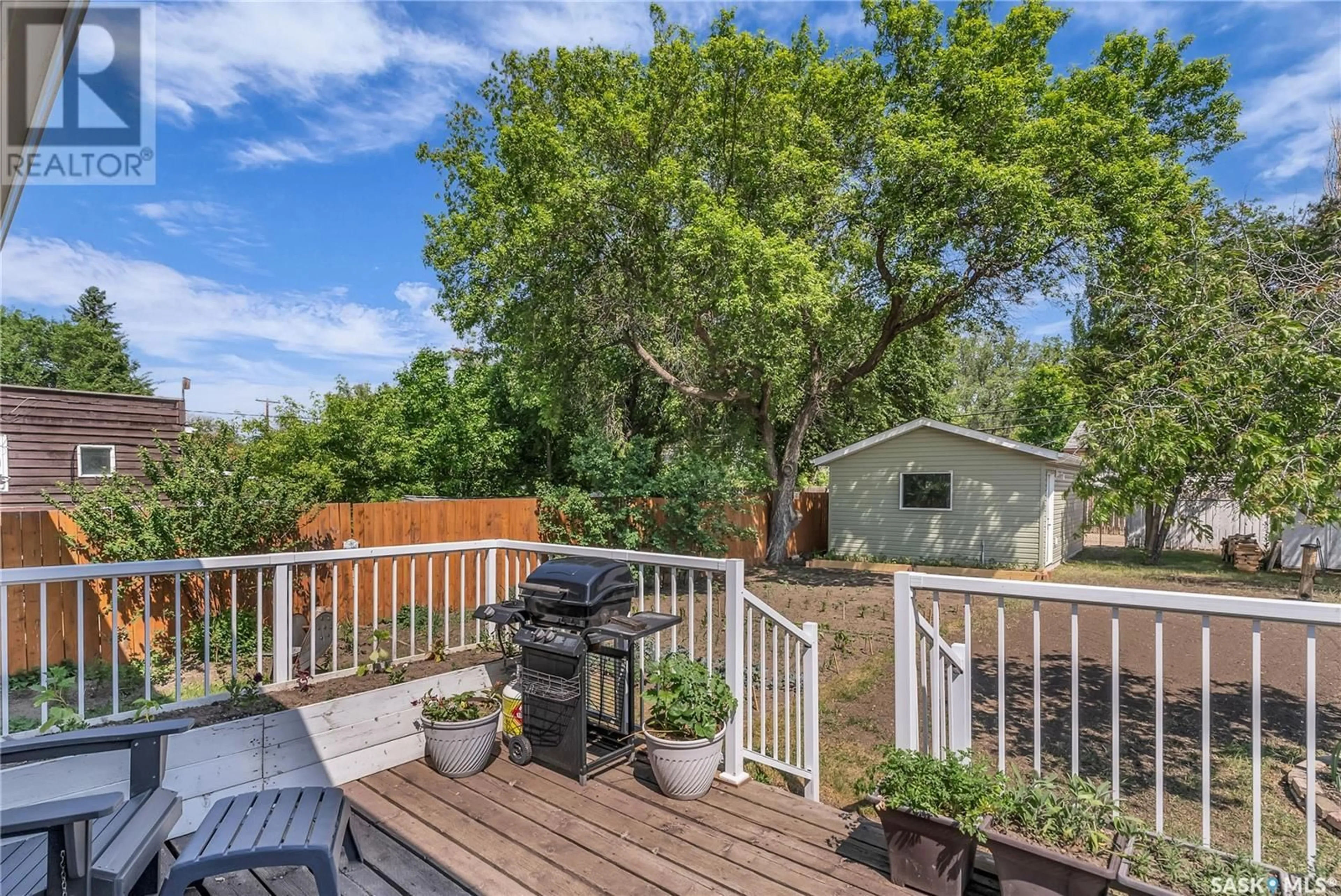 Patio, unknown for 1402 I AVENUE, Saskatoon Saskatchewan S7L2J5