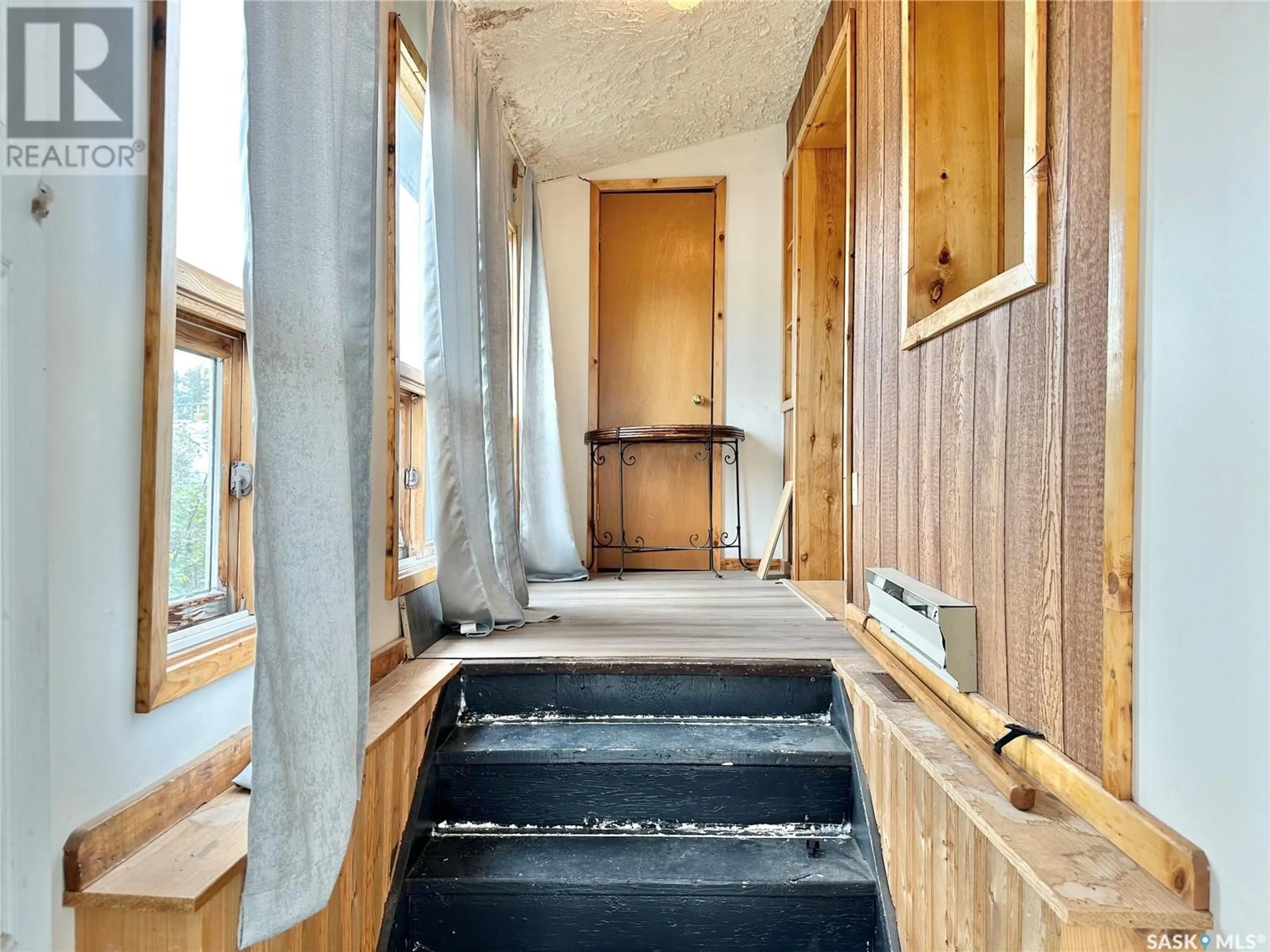 Indoor foyer for 128 FIRST STREET, Spiritwood Saskatchewan S0J2M0