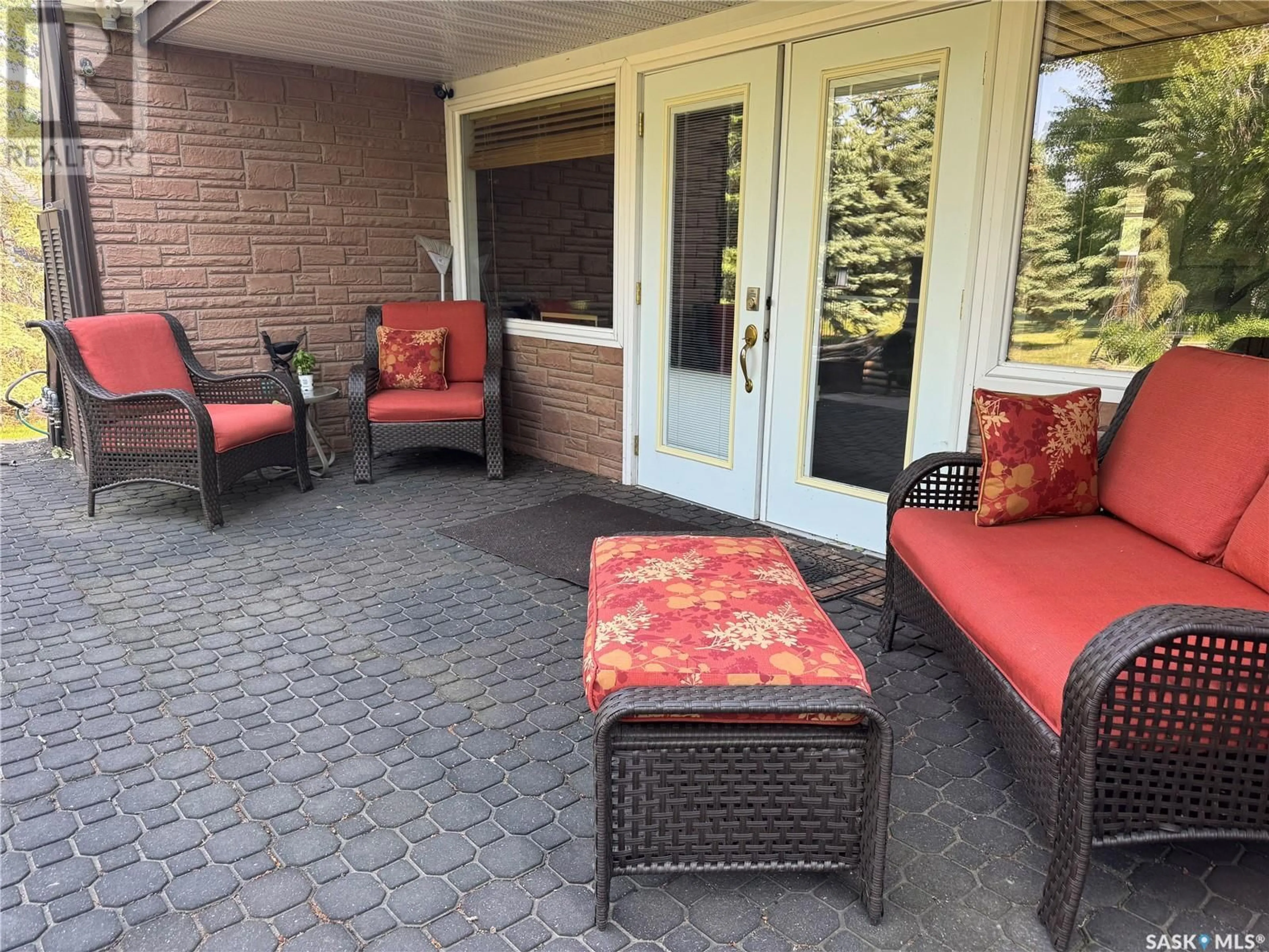 Patio, street for 118 SARGENT CRESCENT, Maple Bush Rm No. 224 Saskatchewan S0H3P0