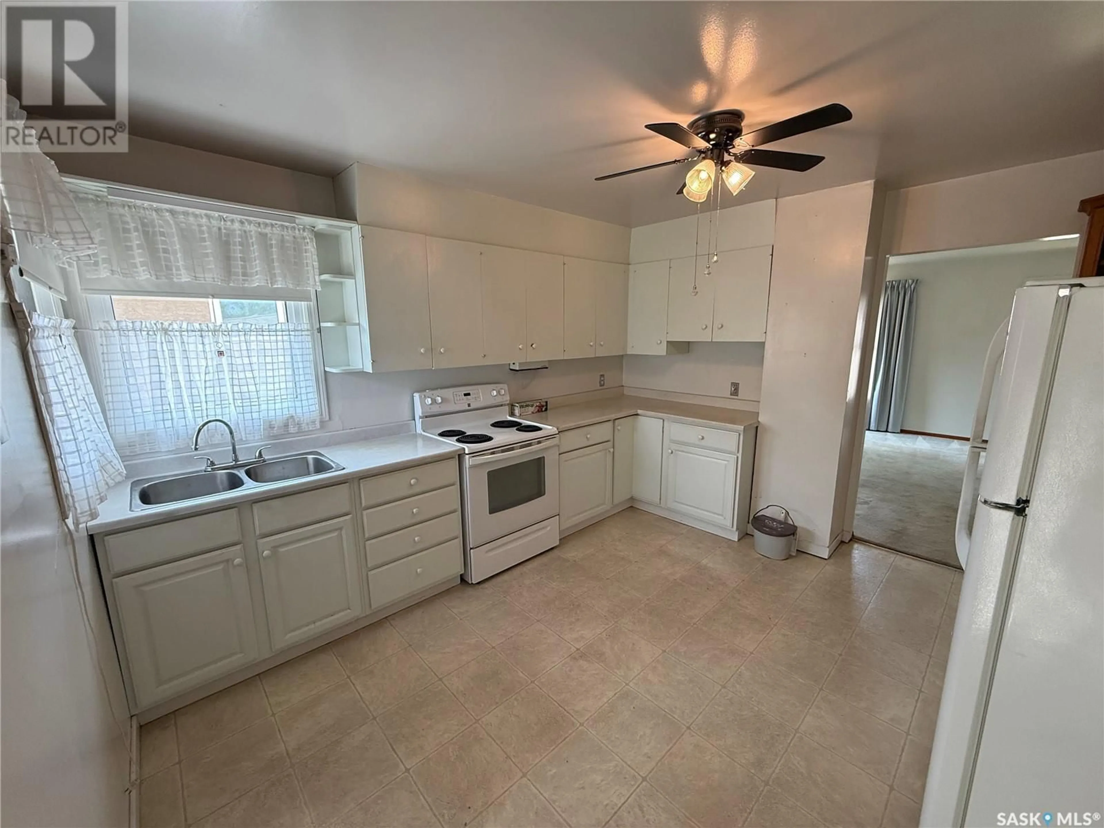 A pic of a room for 311 ROBINSON STREET, Regina Saskatchewan S4R3R3