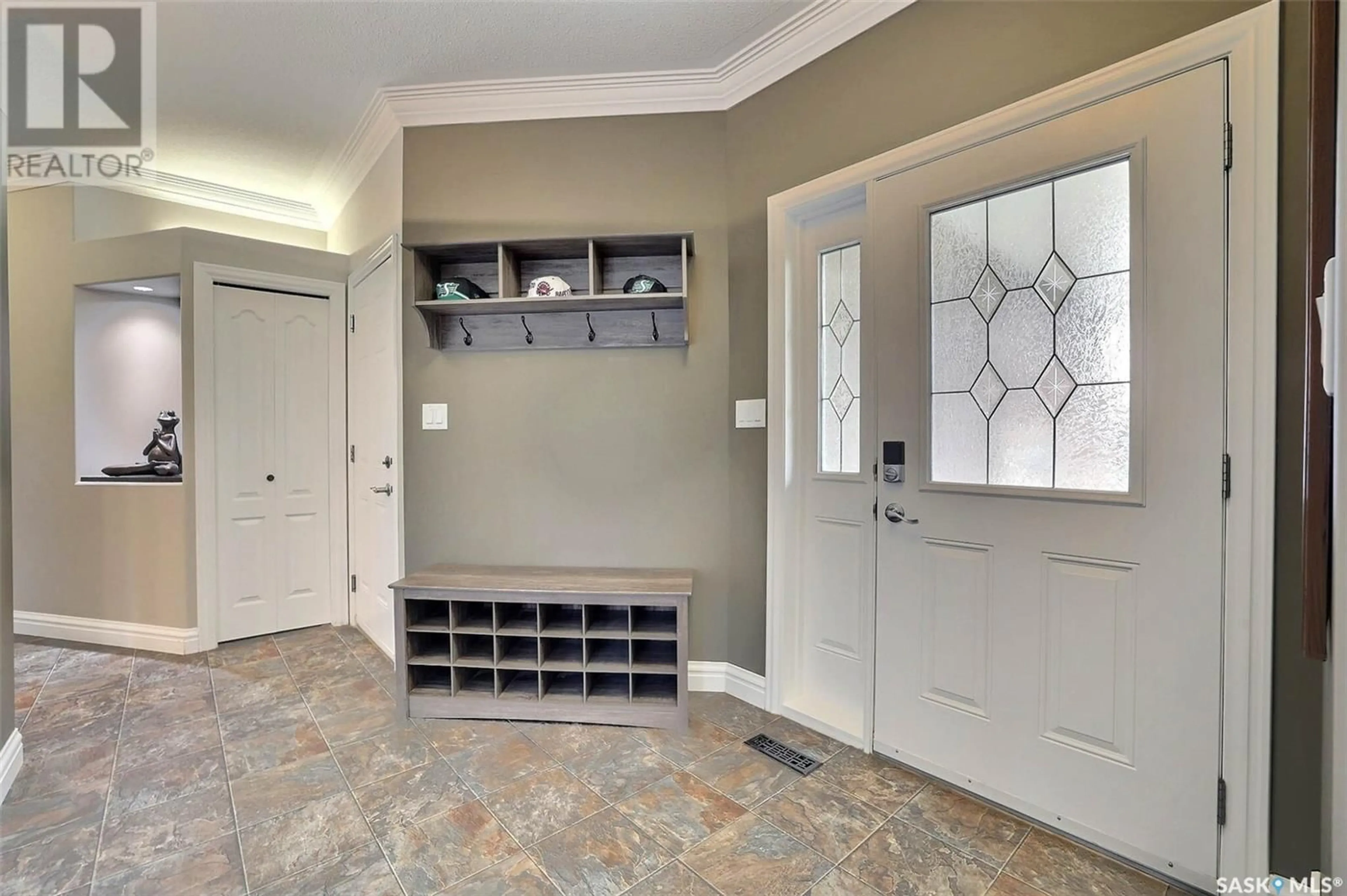 Indoor entryway for 148 FAIRWAY ROAD, Edenwold Rm No. 158 Saskatchewan S4L1C8