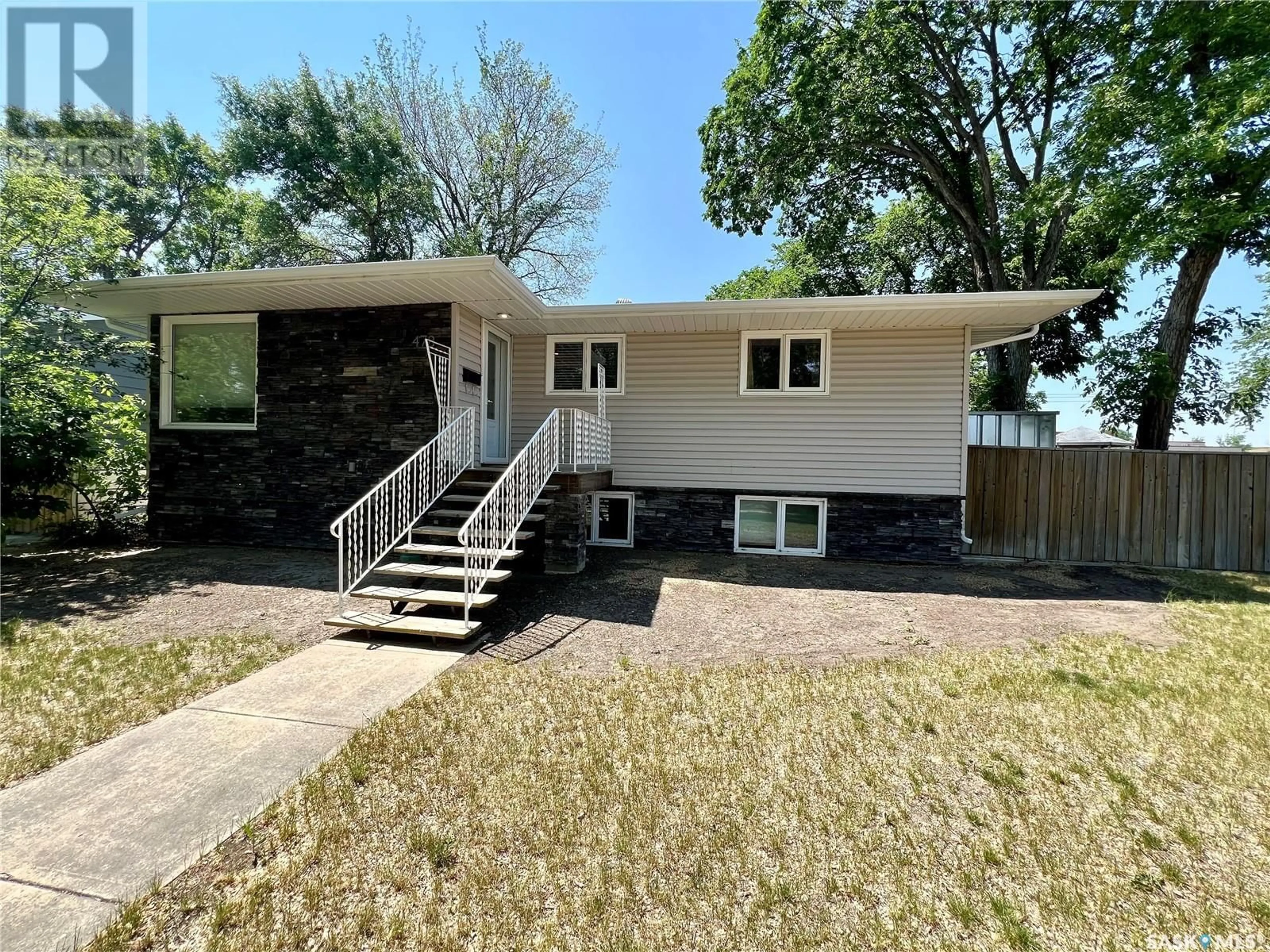 Home with vinyl exterior material, unknown for 478 6TH AVENUE, Swift Current Saskatchewan S9H0Y3