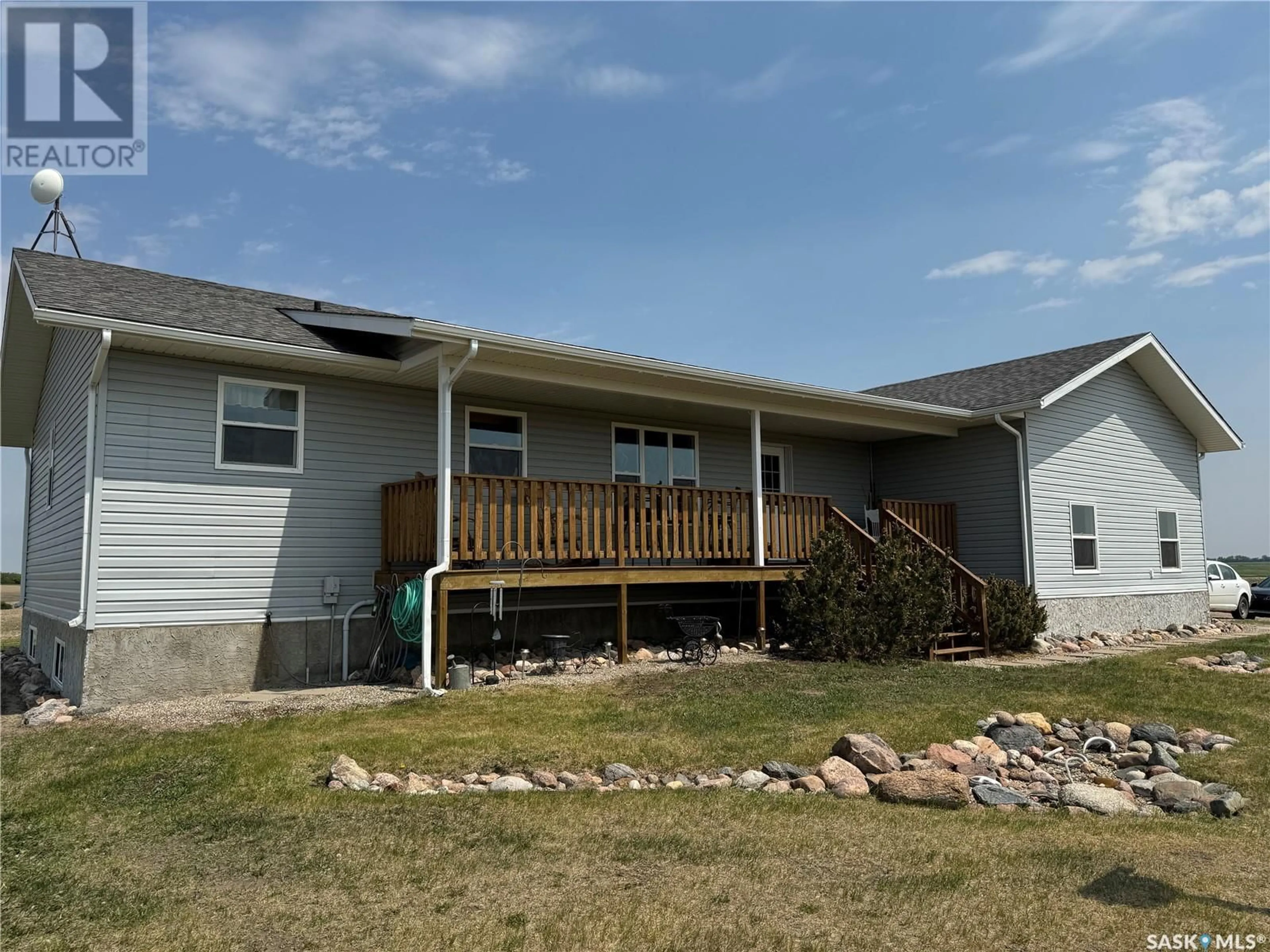 Home with vinyl exterior material, water/lake/river/ocean view for QUARTER MILE FARM, Lumsden Rm No. 189 Saskatchewan S0G3C0