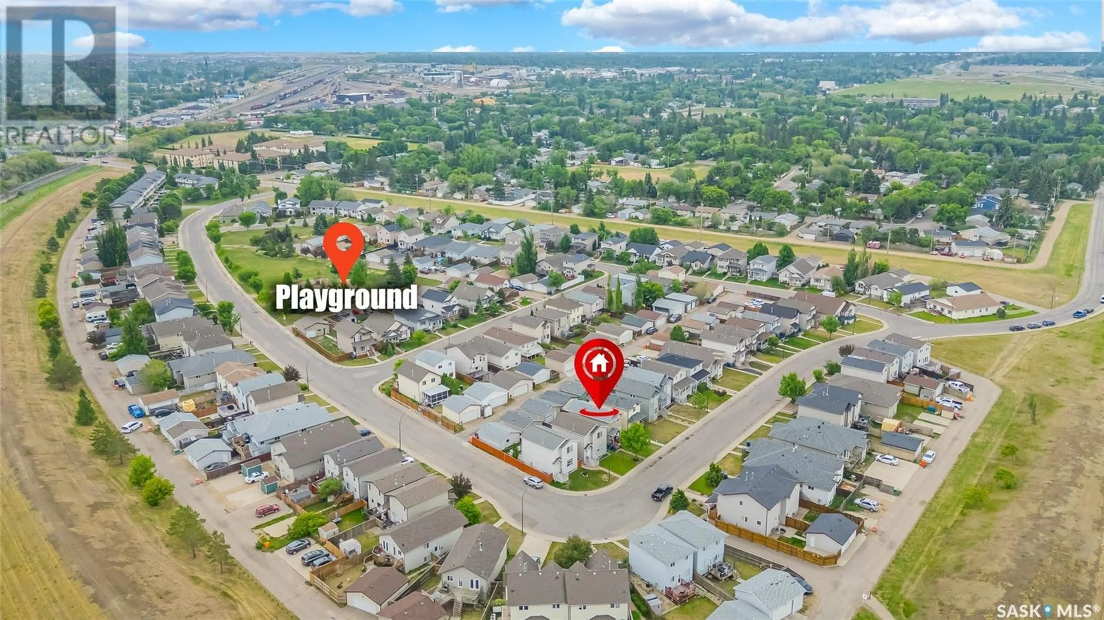 A pic from outside/outdoor area/front of a property/back of a property/a pic from drone, street for 410 RUTHERFORD CRESCENT, Saskatoon Saskatchewan S7N4X7