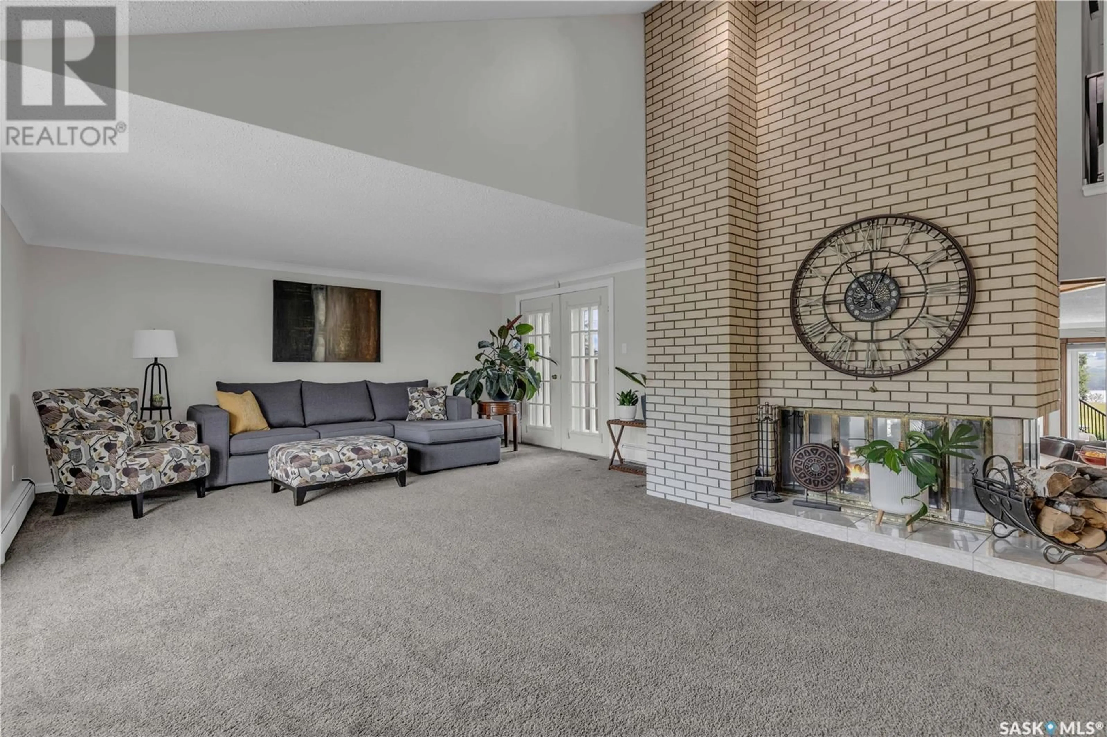 Living room with furniture, carpet floor for 262 RIVERBEND CRESCENT, Battleford Saskatchewan S0M0E0