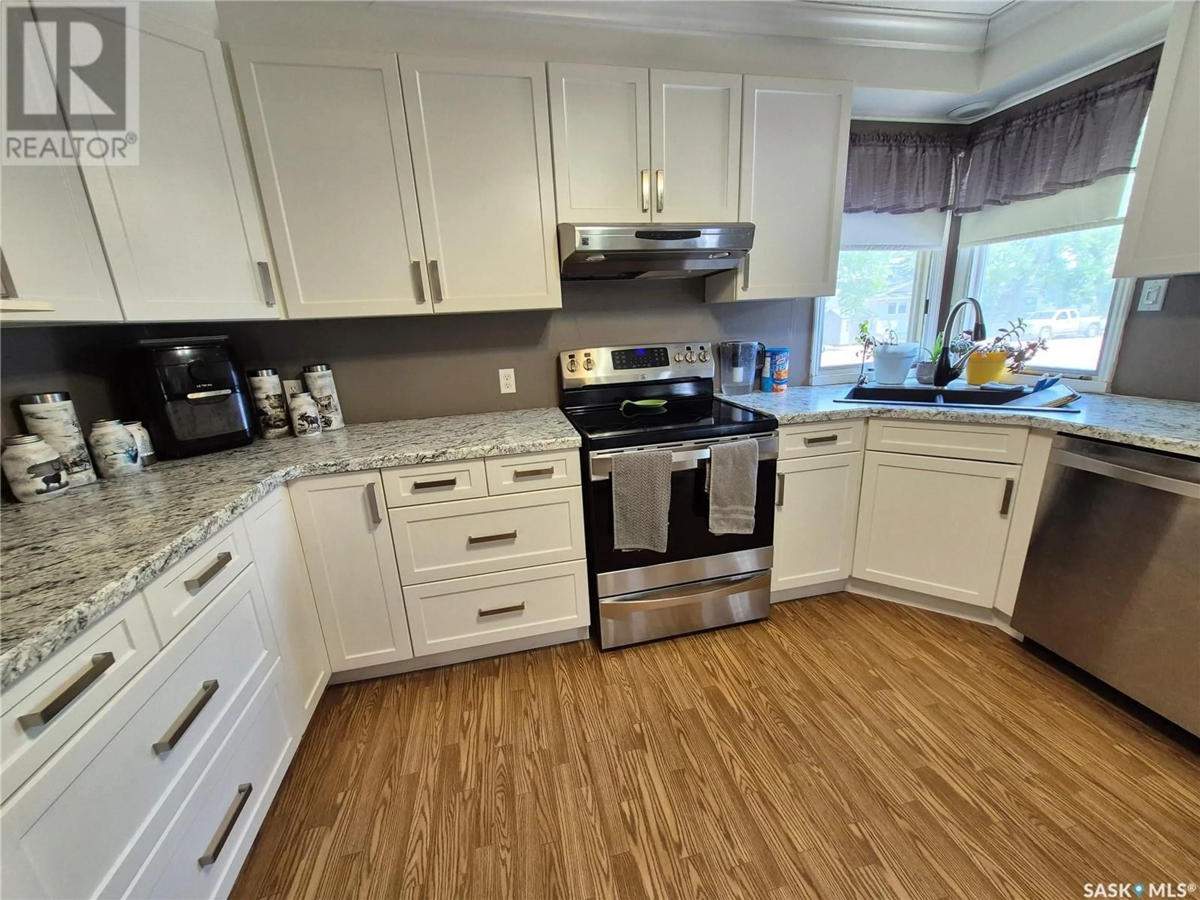 Standard kitchen, unknown for 614 MANN AVENUE, Radville Saskatchewan S0C2G0