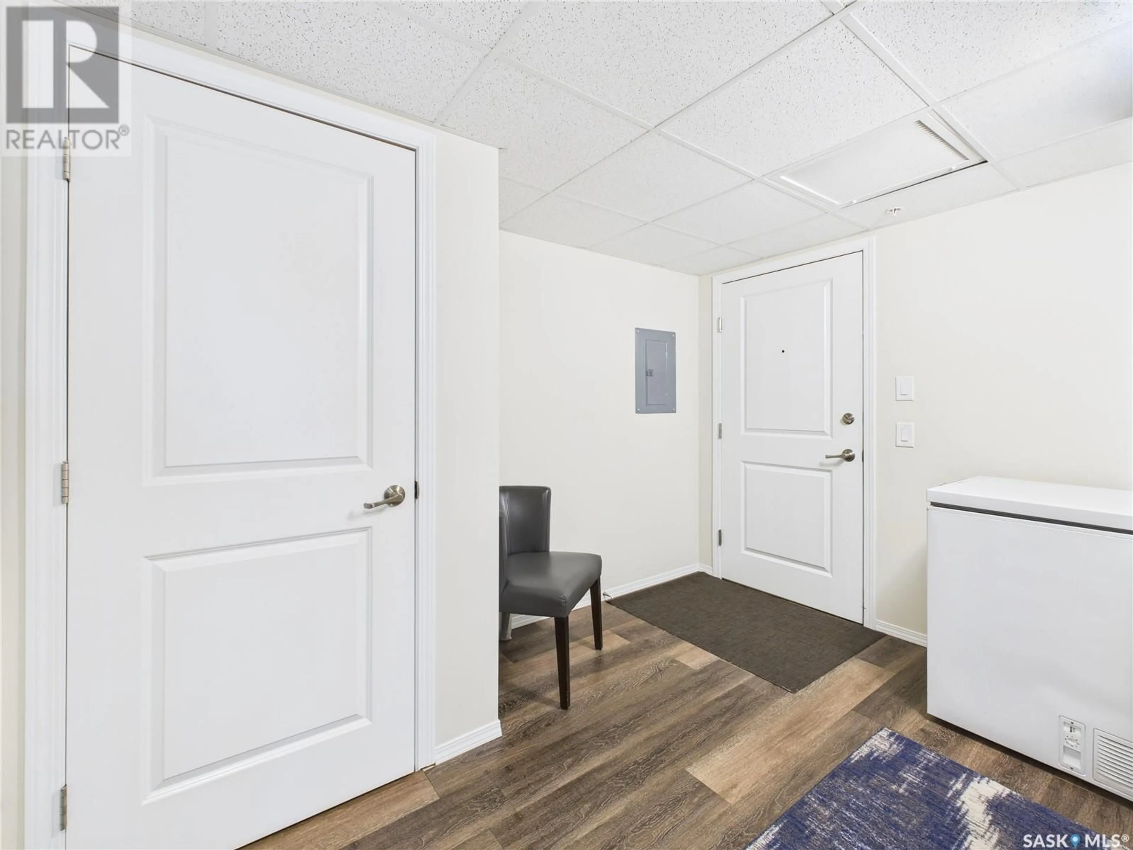 Indoor entryway for 220 GUY DRIVE, Prince Albert Saskatchewan S6X0B4