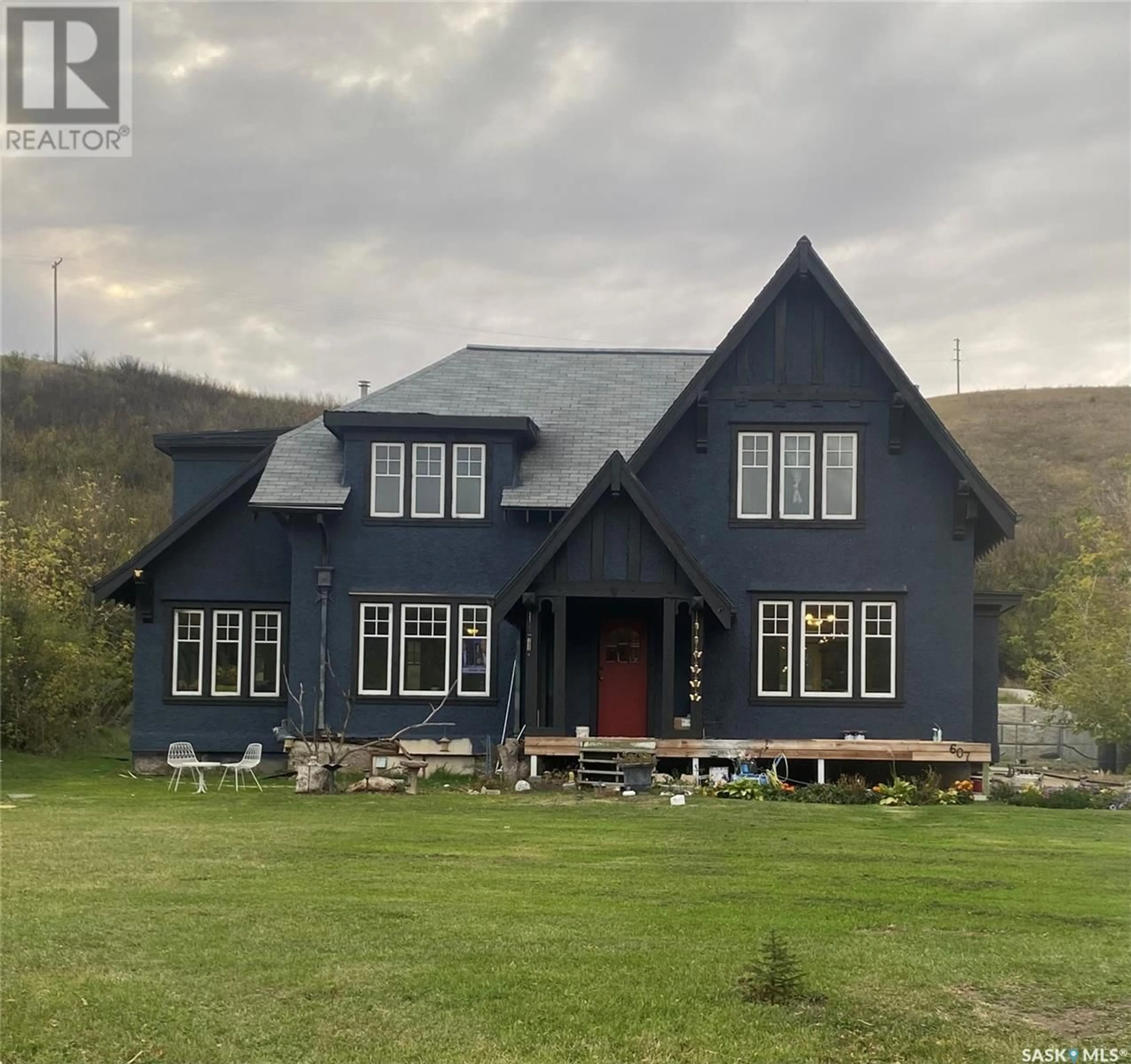 Home with vinyl exterior material, unknown for 607 BARNETT DRIVE, Fort San Saskatchewan S0G1S0