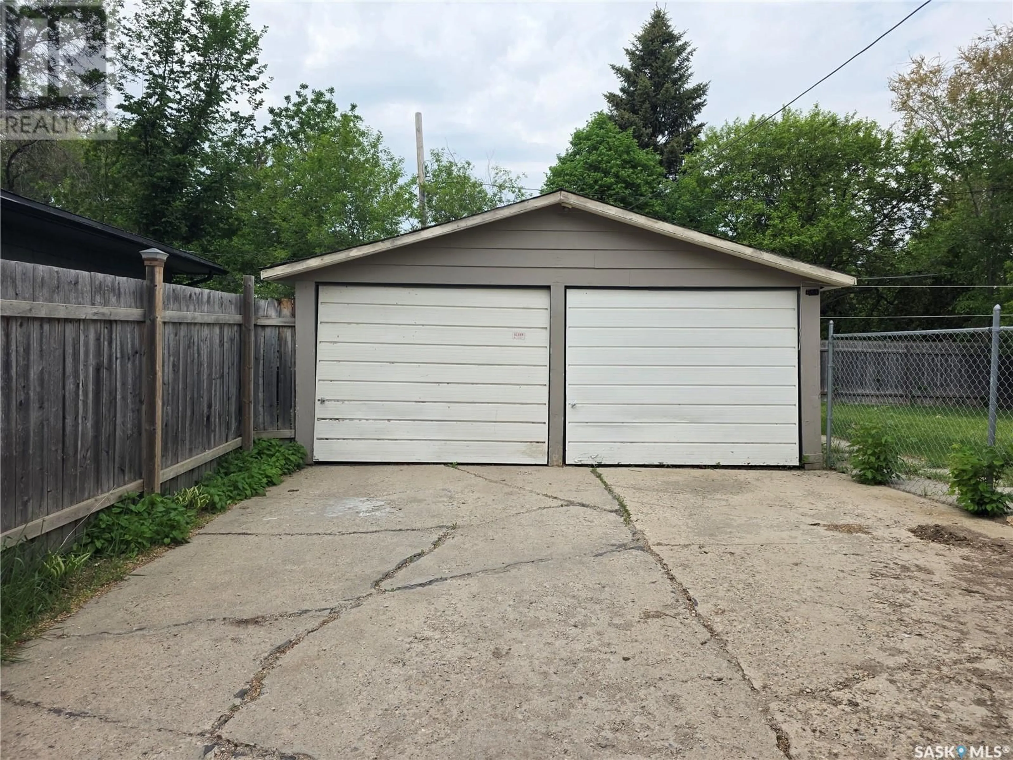 Shed for 1960 COWAN CRESCENT, Regina Saskatchewan S4S4C6