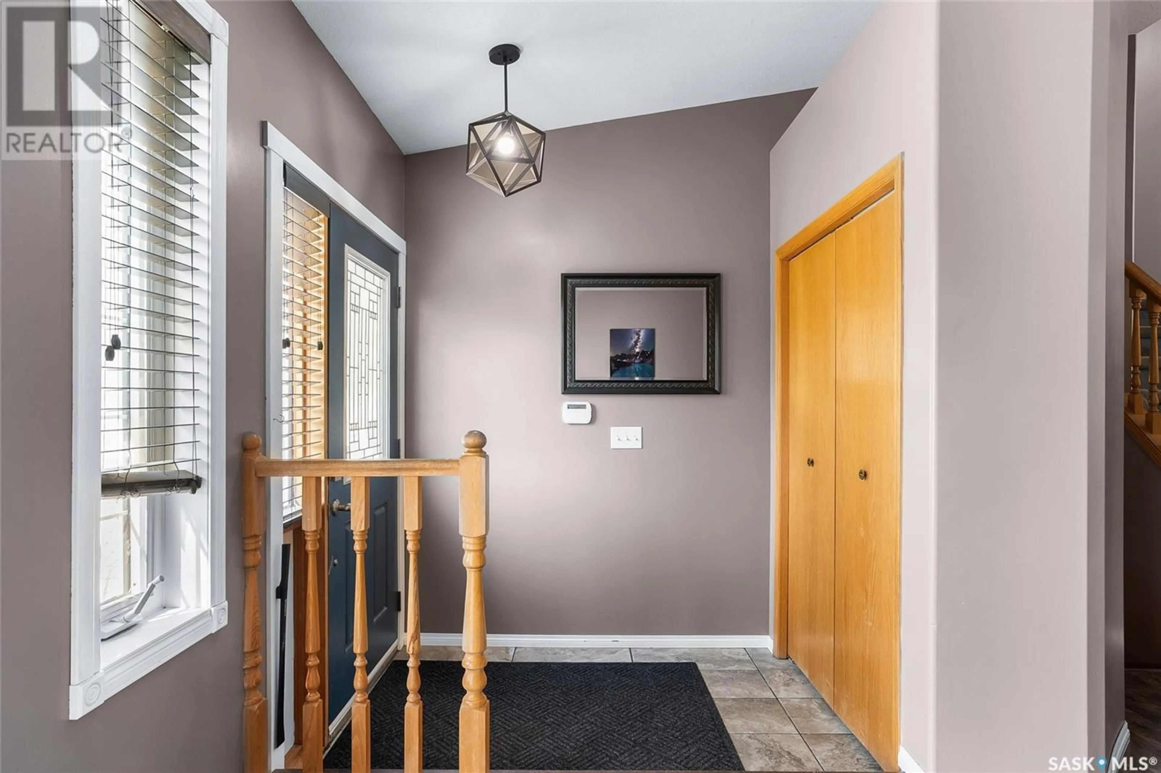 Indoor entryway for 338 WEDGE ROAD, Saskatoon Saskatchewan S7L6G2
