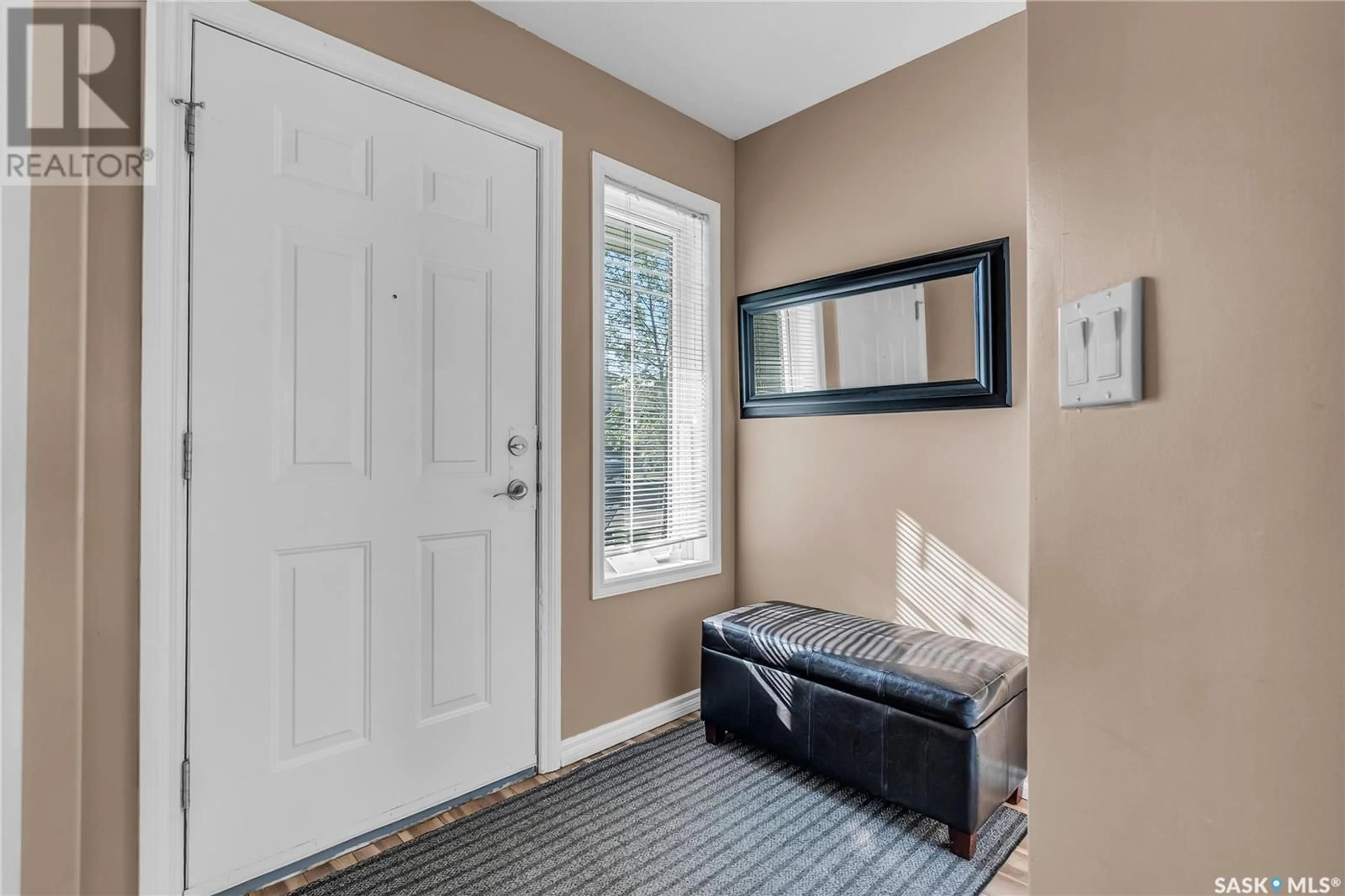 Indoor entryway for 79 103 BANYAN CRESCENT, Saskatoon Saskatchewan S7V1G4