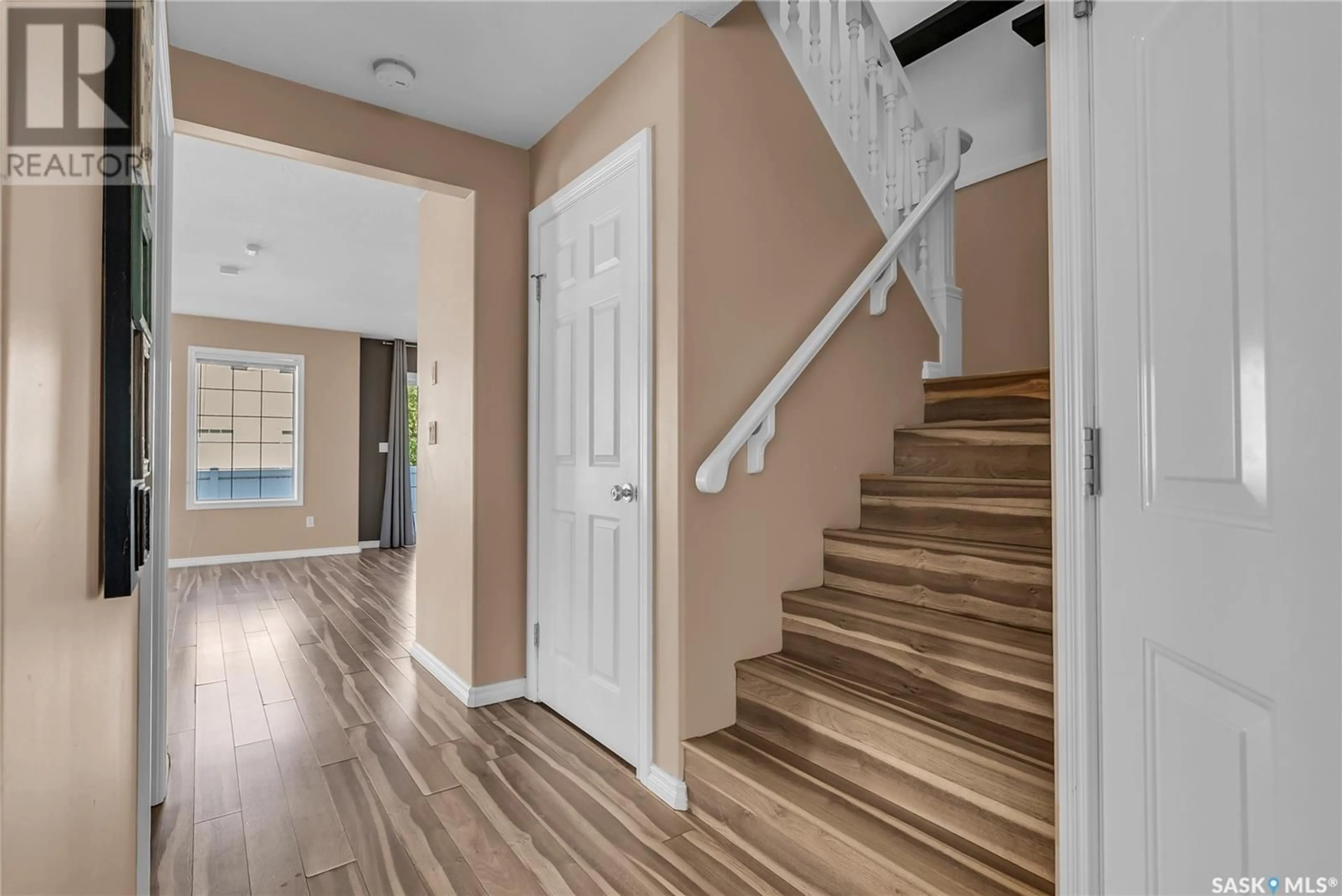 Indoor entryway for 79 103 BANYAN CRESCENT, Saskatoon Saskatchewan S7V1G4