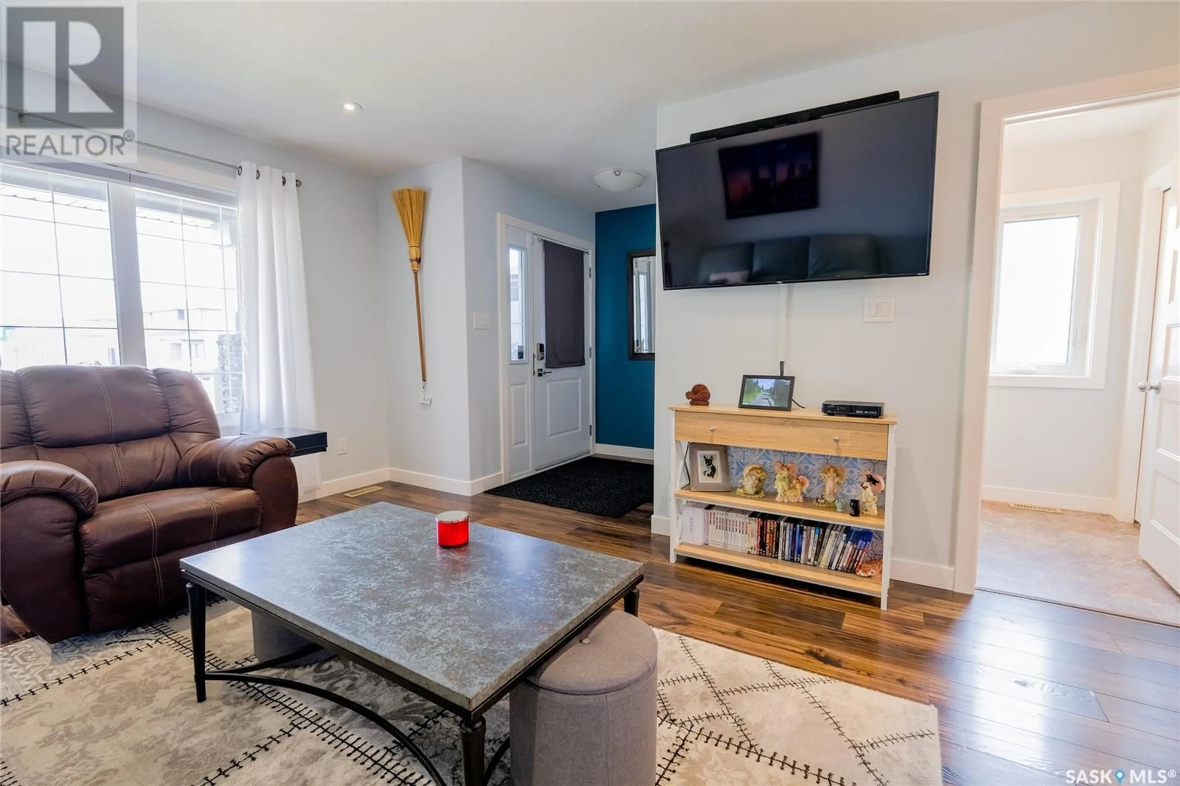 Living room with furniture, unknown for 5201 SQUIRES ROAD, Regina Saskatchewan S4W0L8