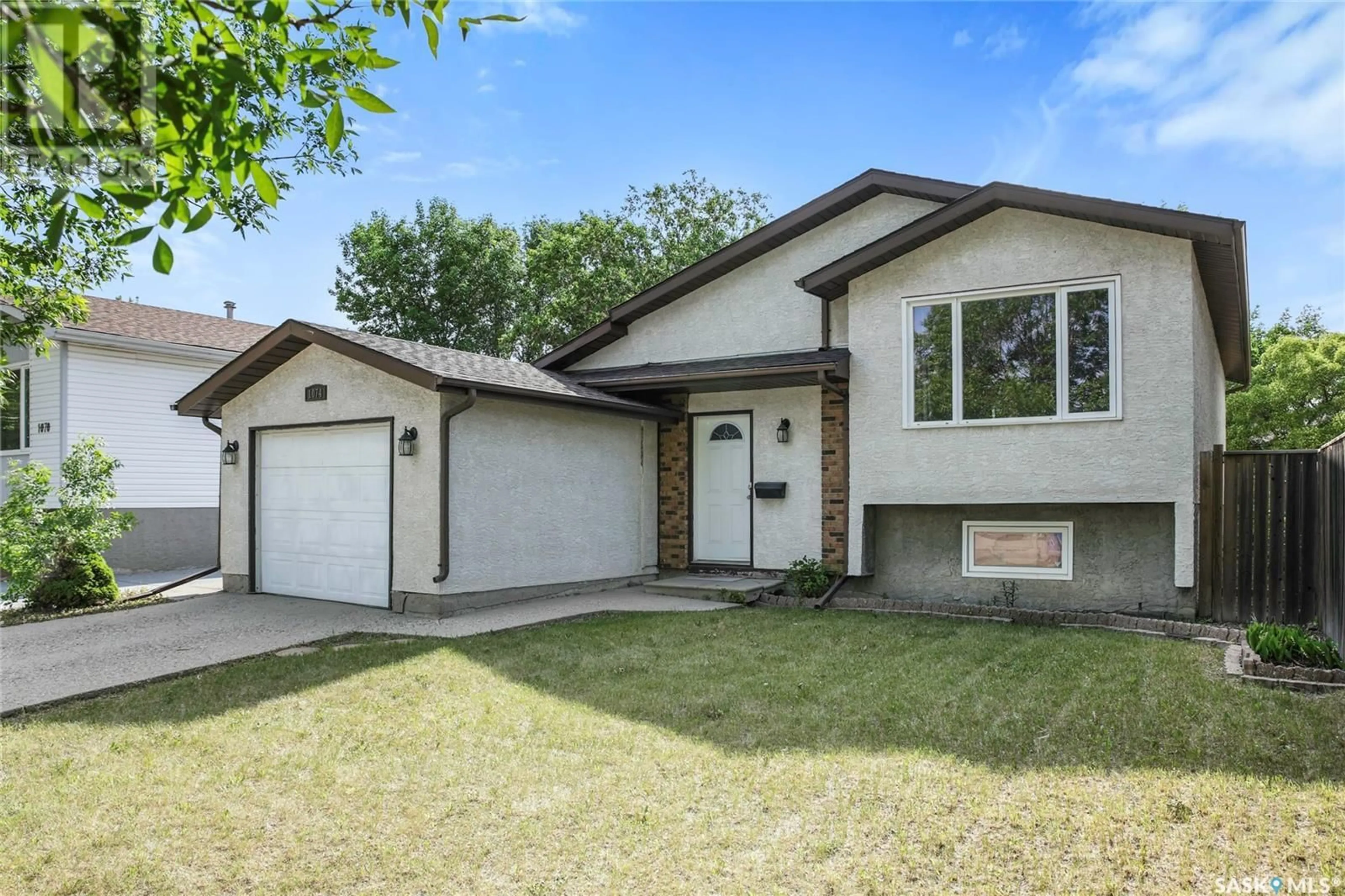Home with vinyl exterior material, street for 1074 MIDDLETON CRESCENT, Regina Saskatchewan S4N7B4