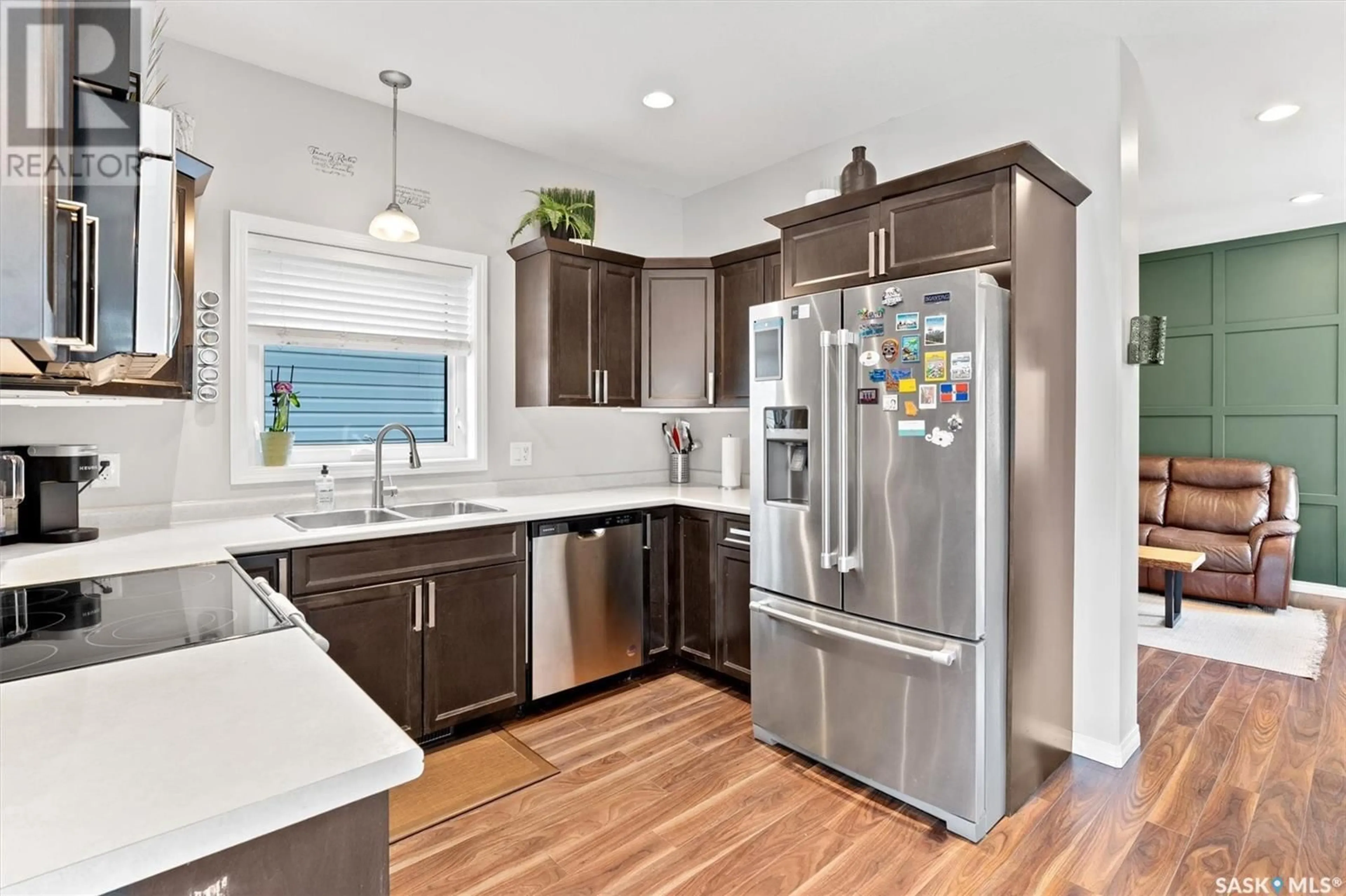 Contemporary kitchen, unknown for 715 GOWAN ROAD, Warman Saskatchewan S0K4S2