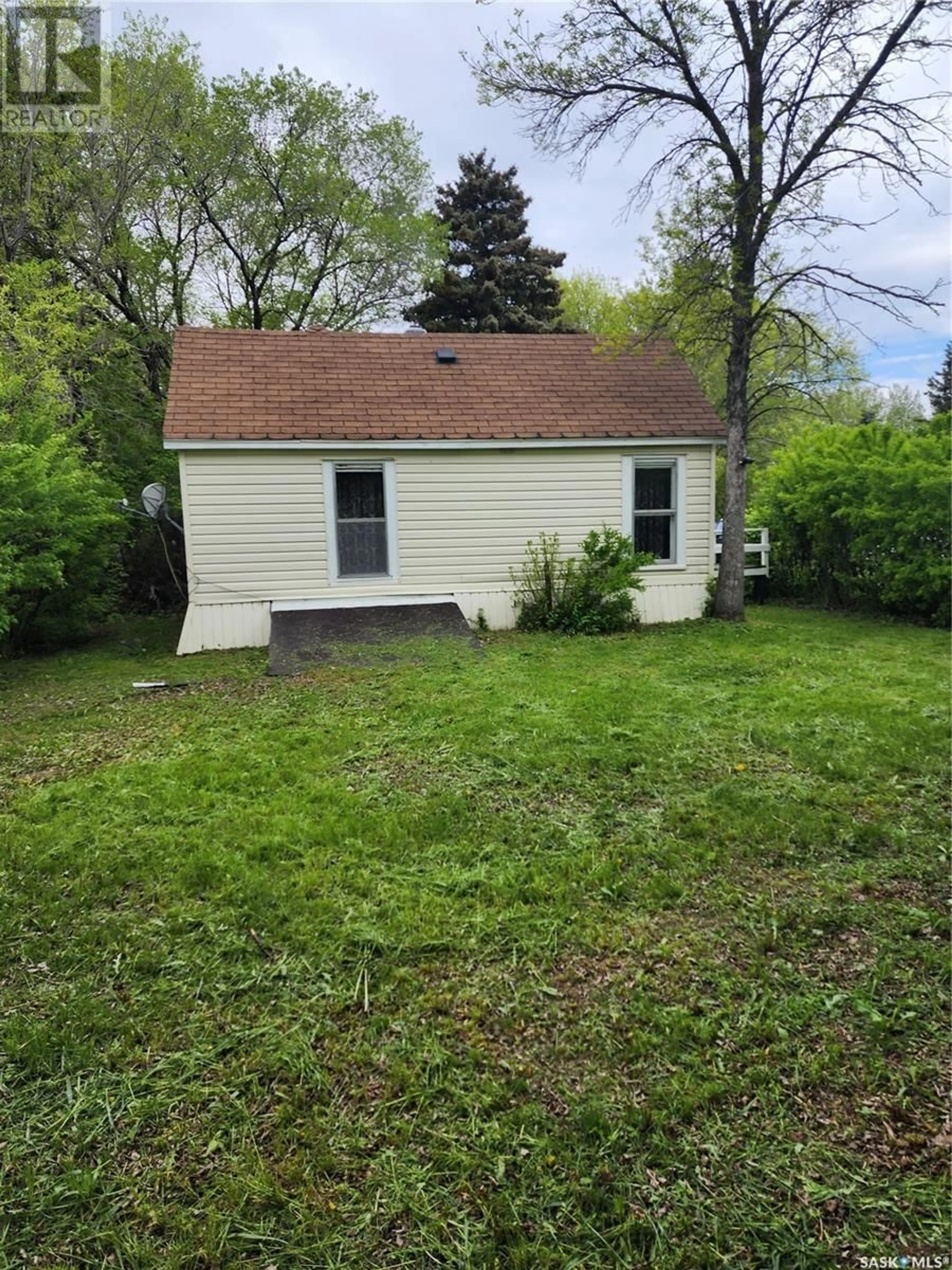 Shed for 218 CLARE STREET, North Portal Saskatchewan S0C1W0