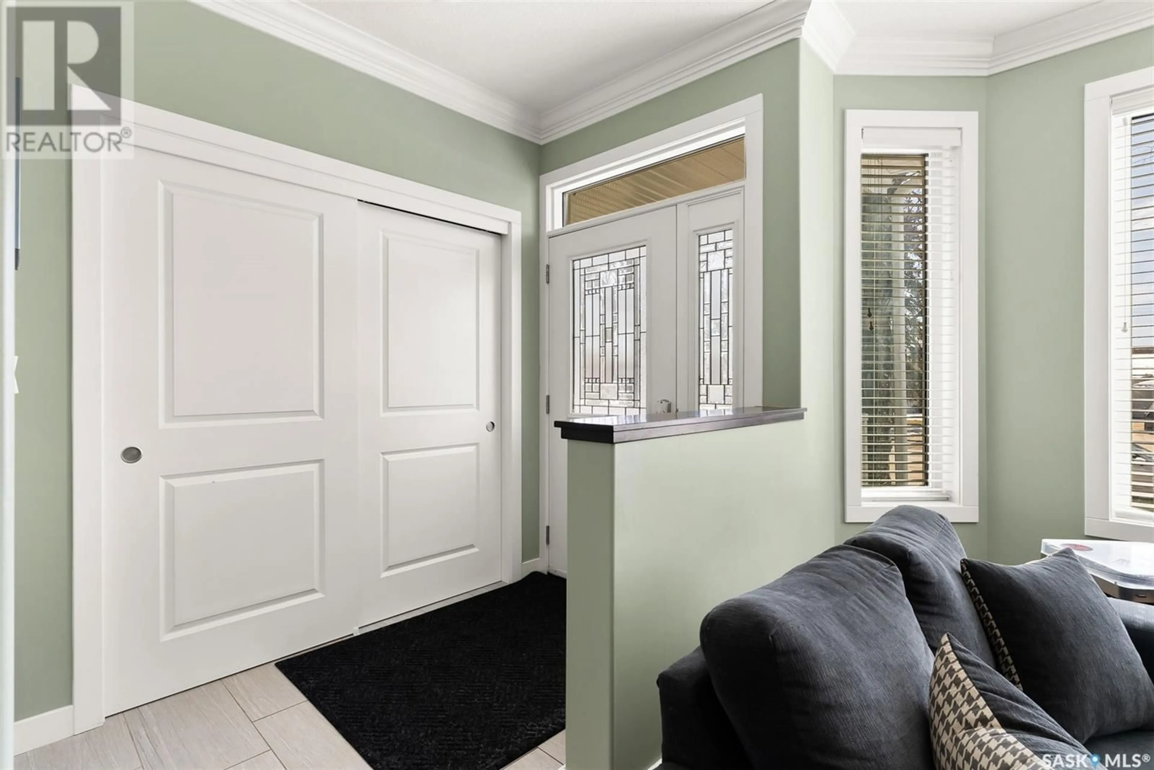 Indoor entryway for 3124 HILL AVENUE, Regina Saskatchewan S4S0W3