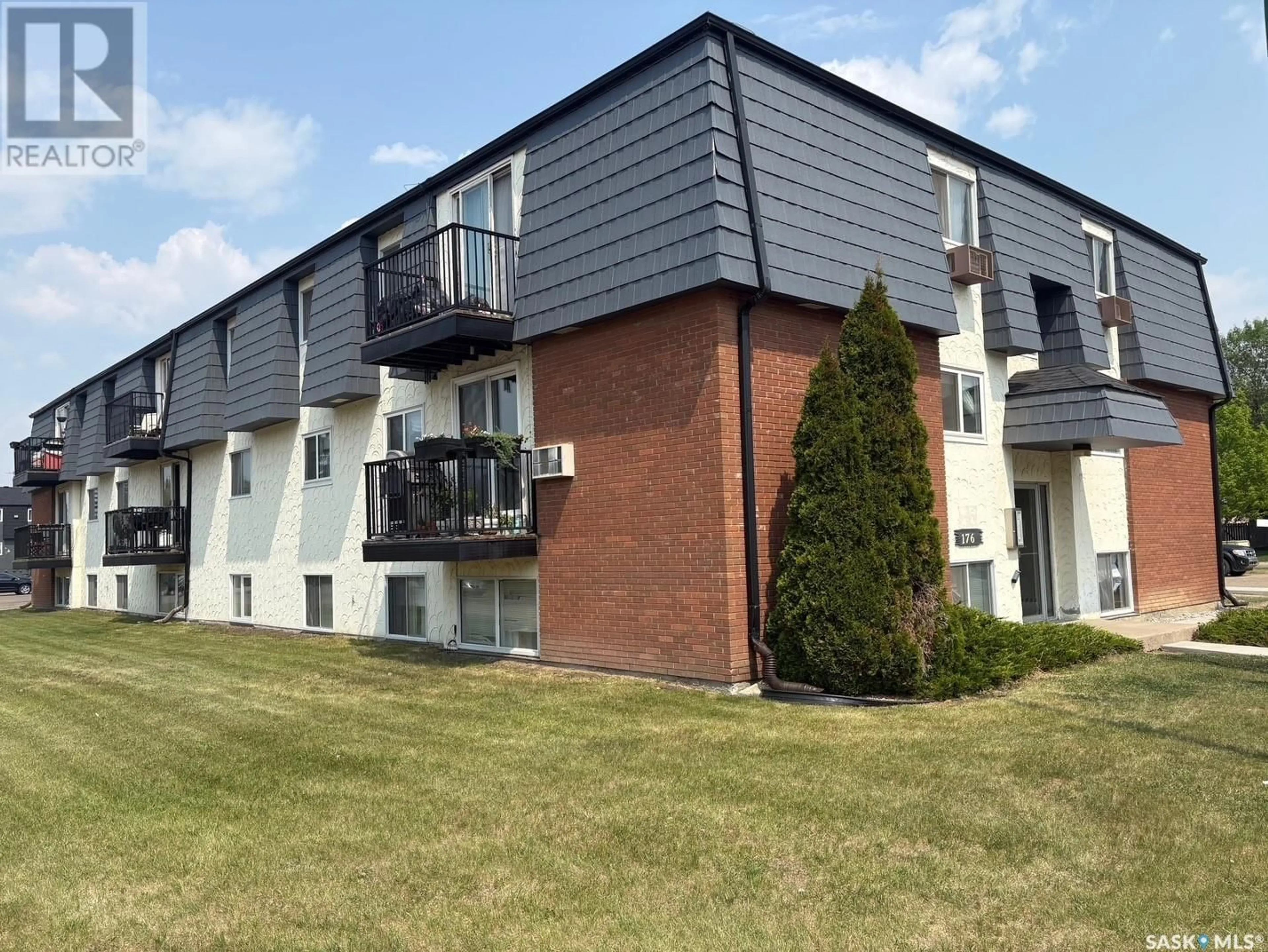 Unknown for 10 176 ACADIA COURT, Saskatoon Saskatchewan S7H4C4