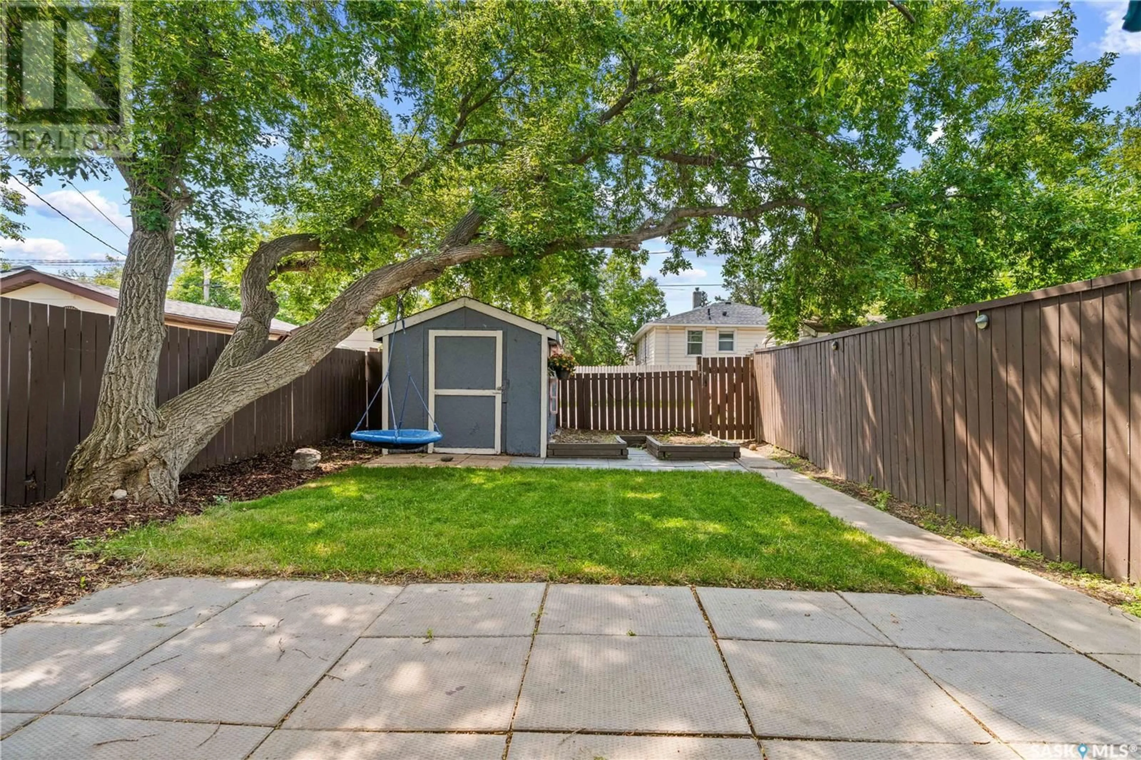 Patio, street for 229 COLLEGE AVENUE, Regina Saskatchewan S4N0W7