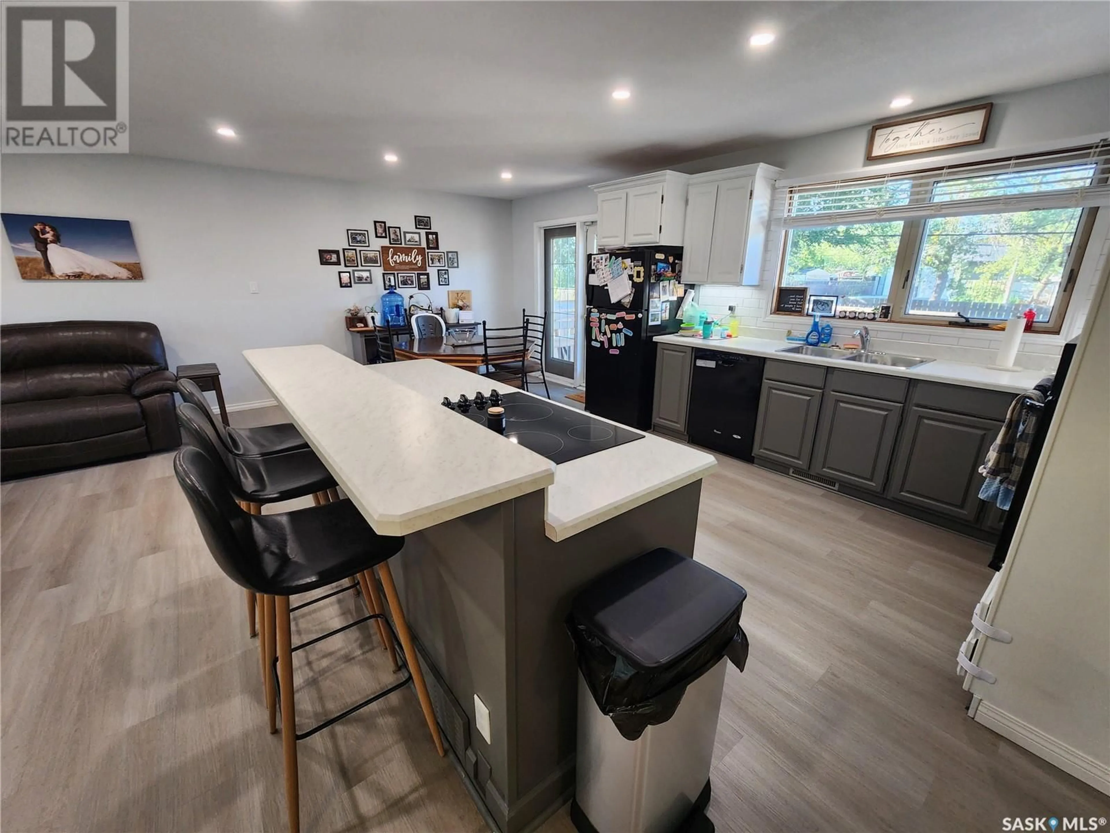 Open concept kitchen, unknown for 254 DUNCAN ROAD, Estevan Saskatchewan S4A0A4