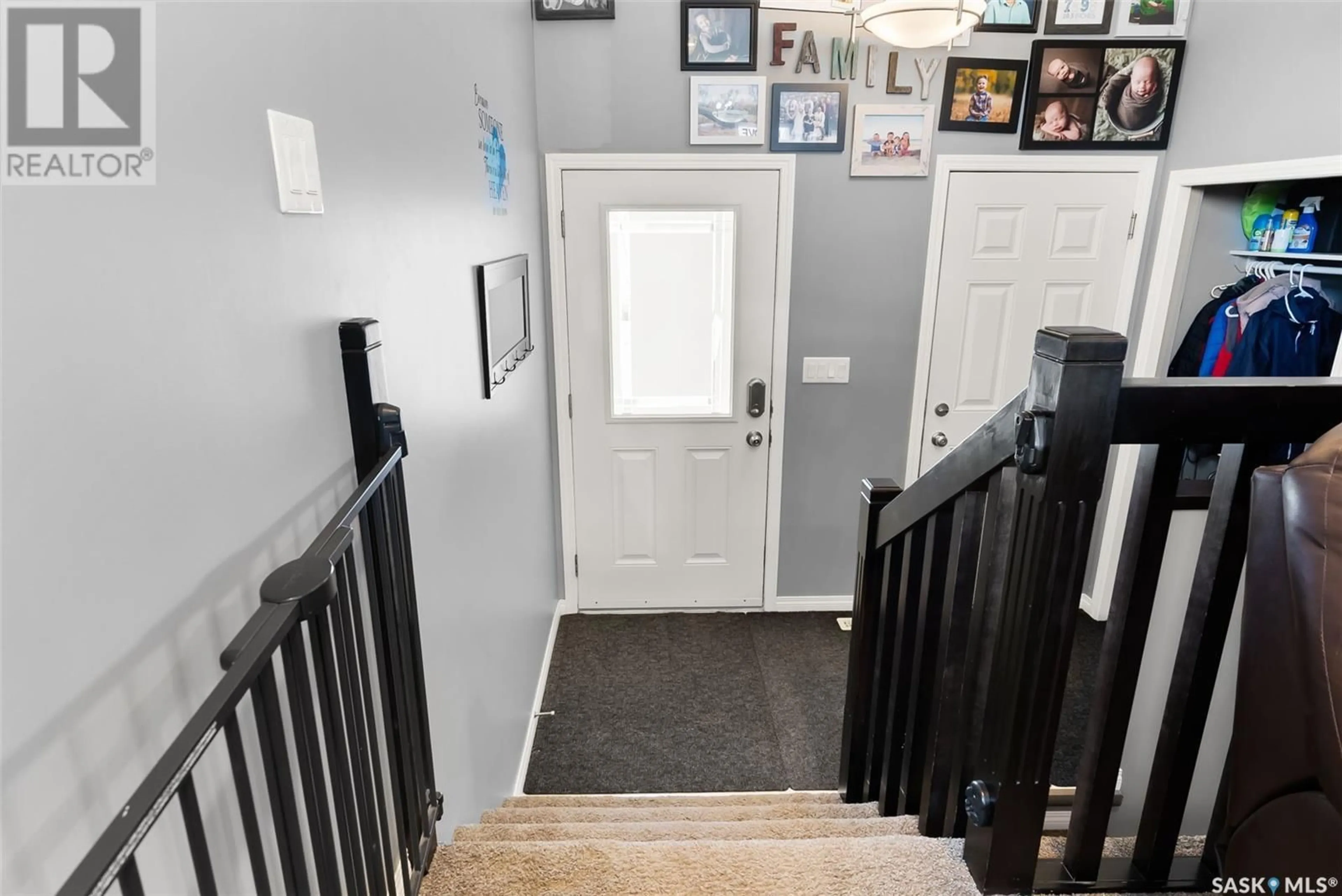 Indoor entryway for 8742 HERMAN CRESCENT, Regina Saskatchewan S4Y0B9