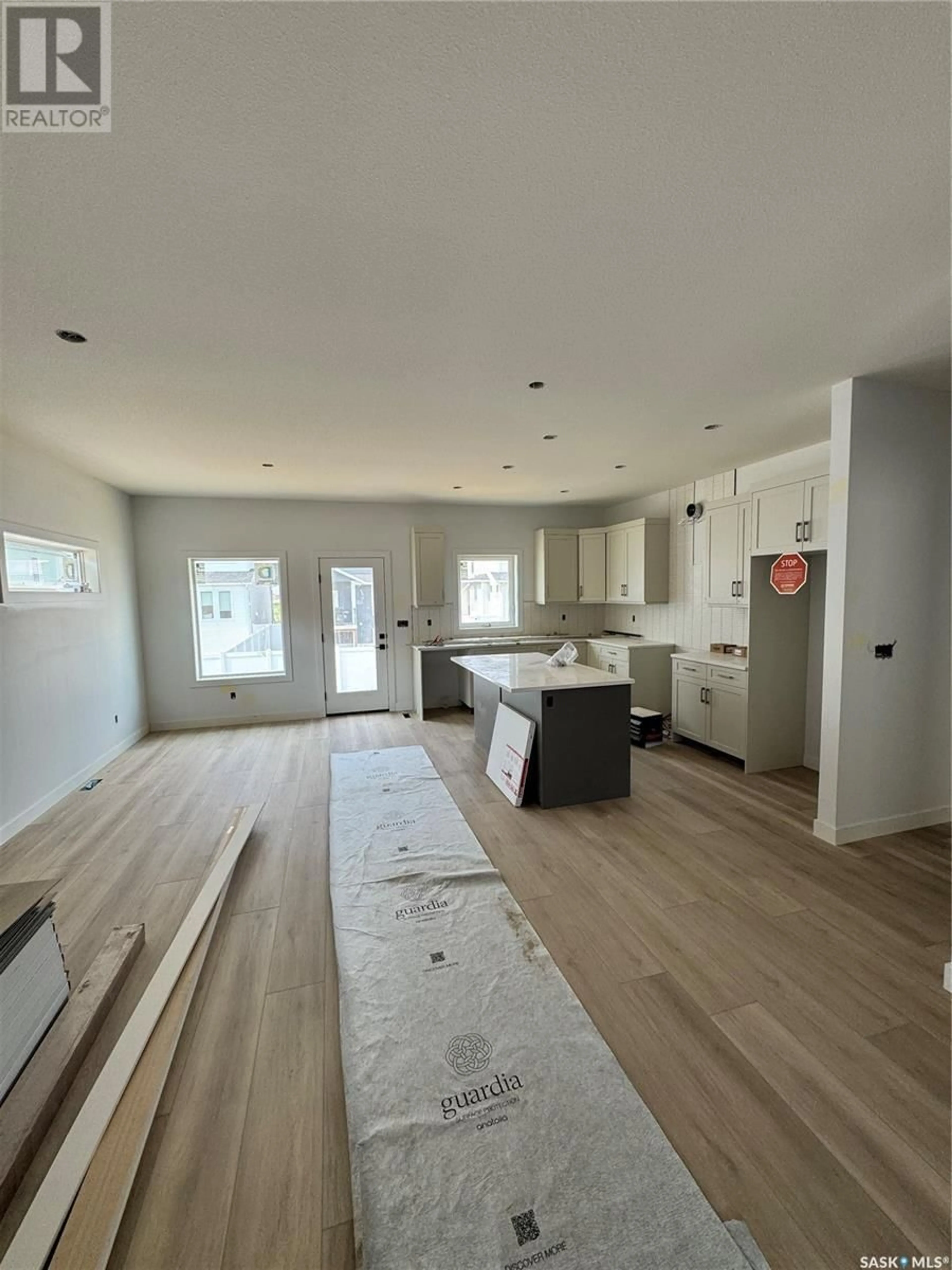 Open concept kitchen, unknown for 114 HAVERSTOCK CRESCENT, Saskatoon Saskatchewan S7W1E2