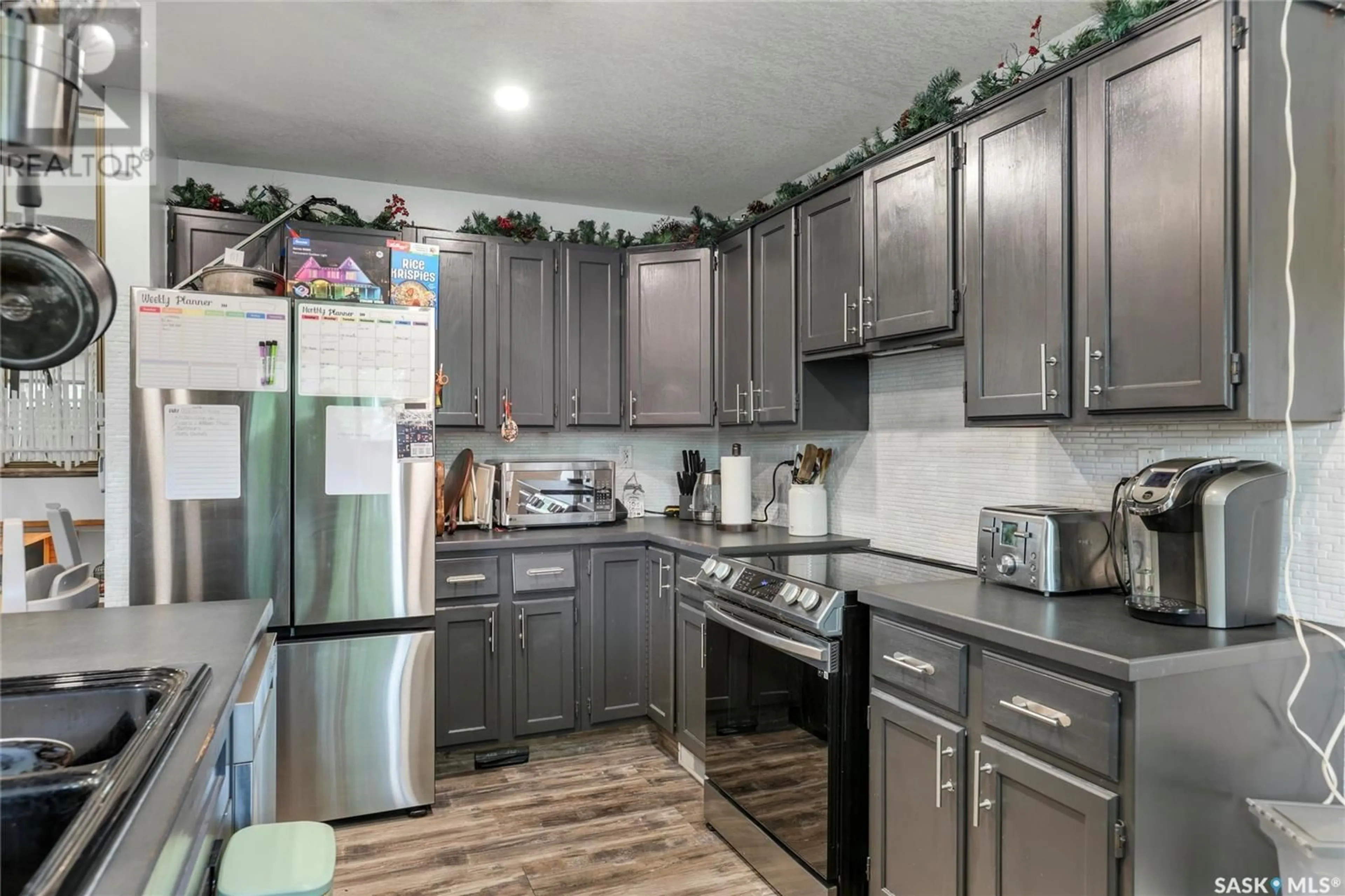 Open concept kitchen, unknown for 766 BARD CRESCENT, Regina Saskatchewan S4X2K5