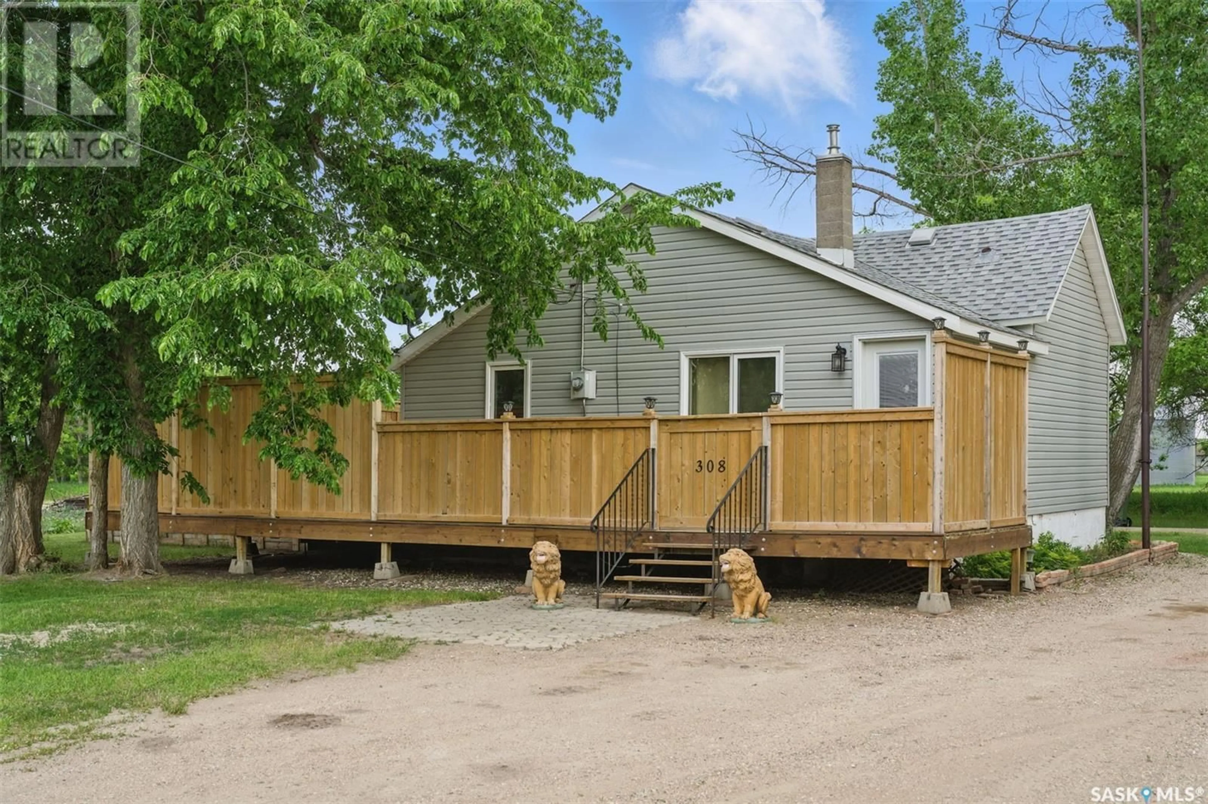 Patio, street for 308 DUKE STREET, Imperial Saskatchewan S0G0G8