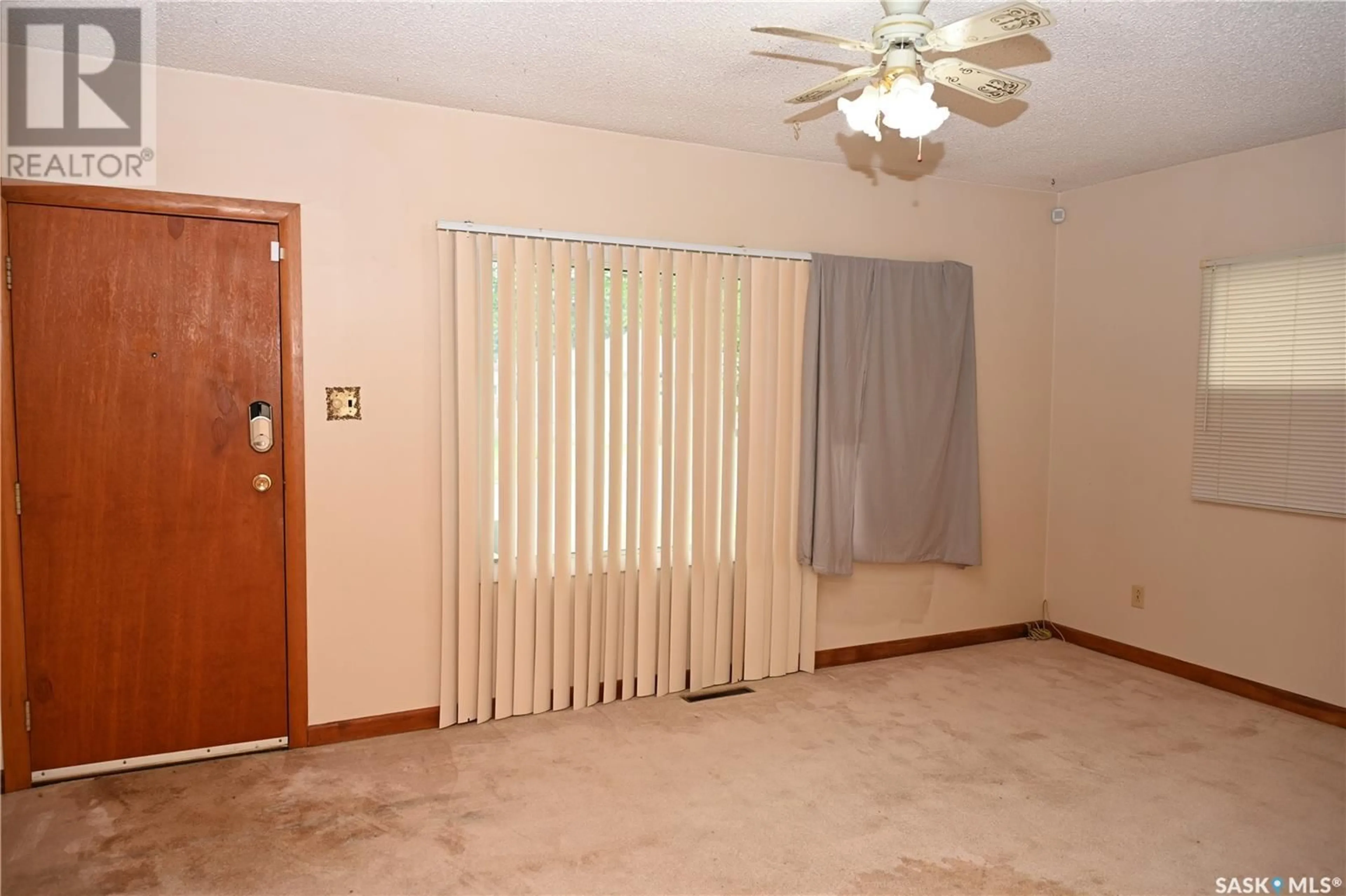 A pic of a room for 1416 D AVENUE, Saskatoon Saskatchewan S7L1P4