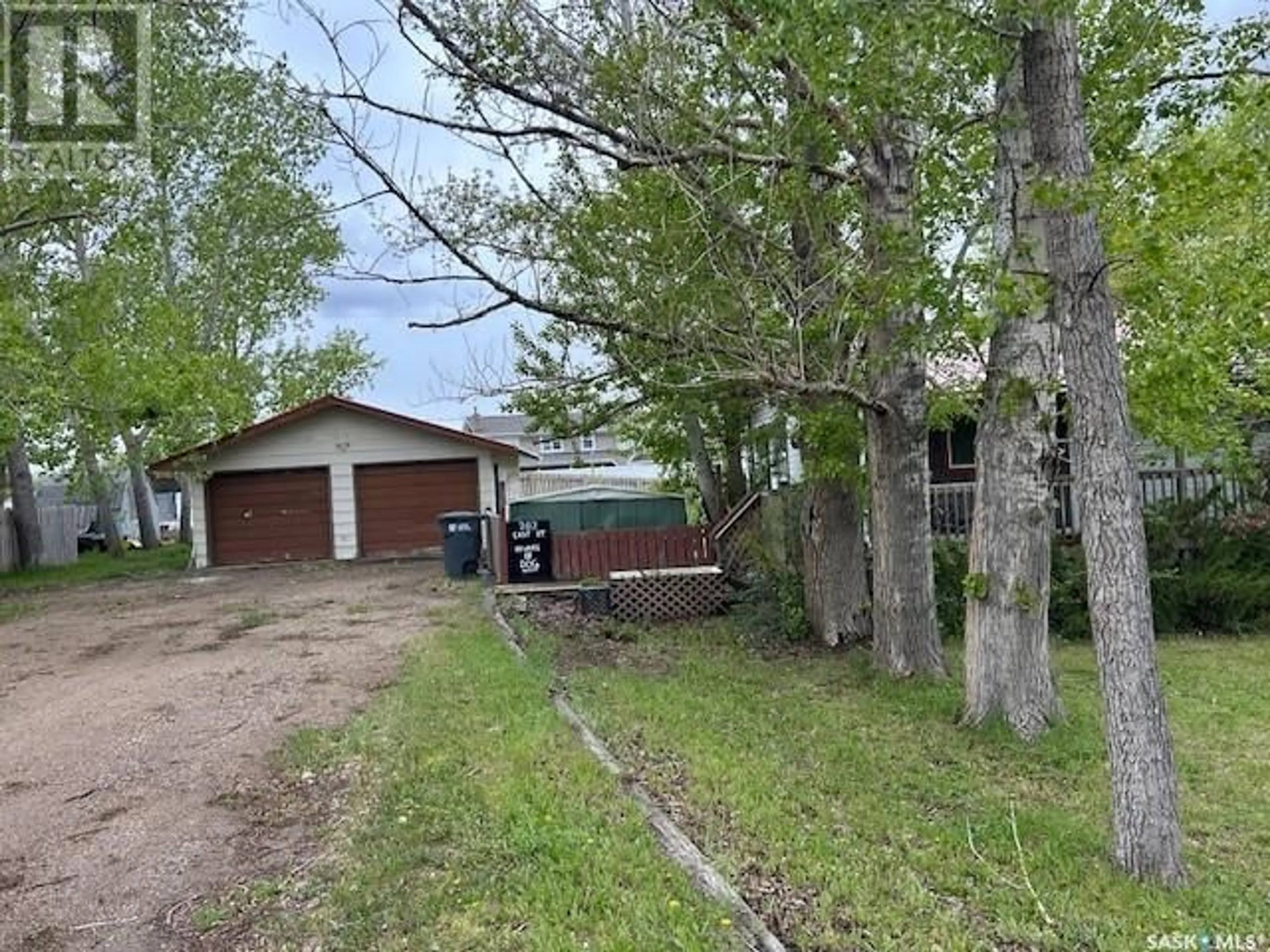 A pic from outside/outdoor area/front of a property/back of a property/a pic from drone, street for 202 EAST STREET, Bethune Saskatchewan S0G0H0
