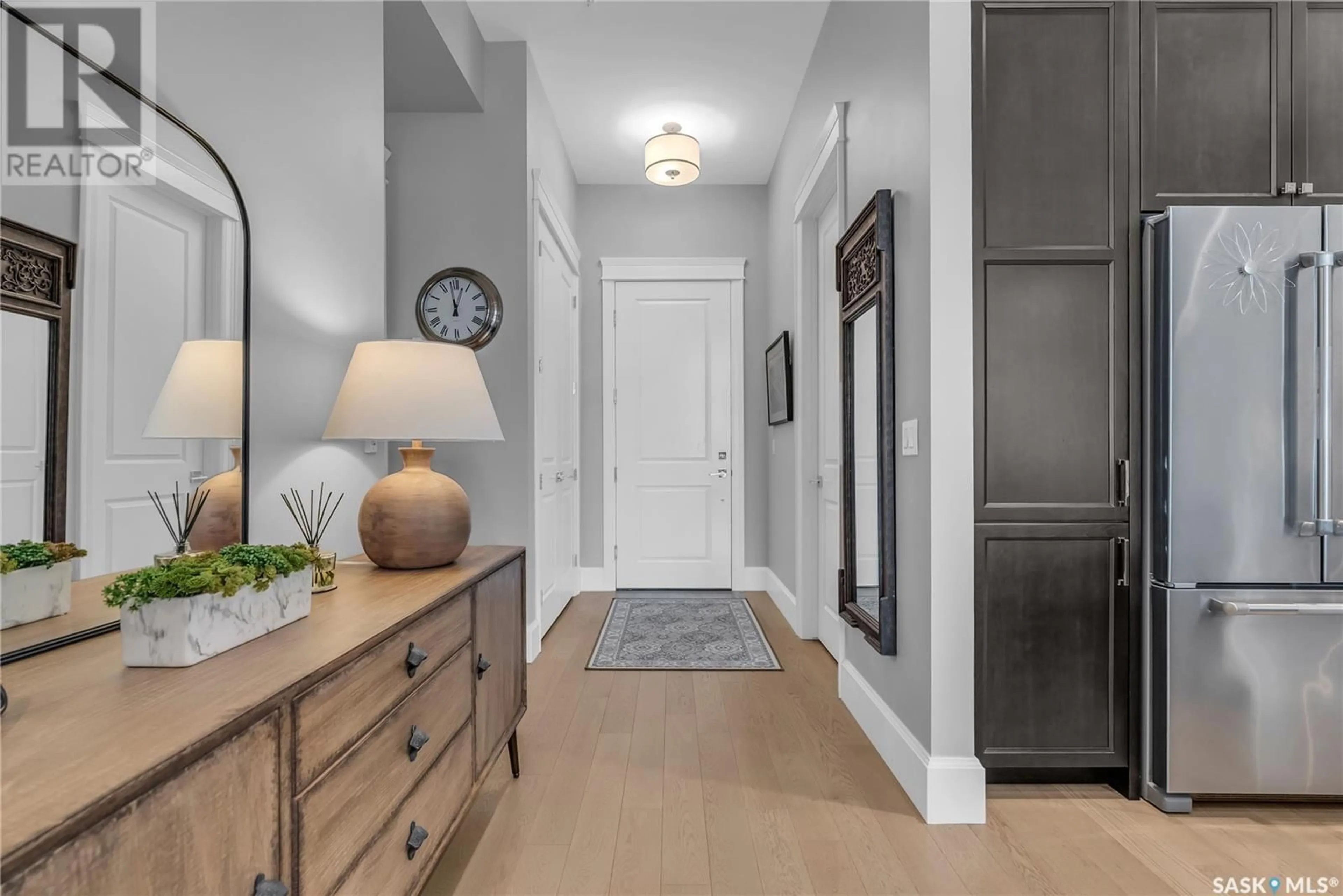 Indoor entryway for 308 - 404 CARTWRIGHT STREET, Saskatoon Saskatchewan S7T0W6