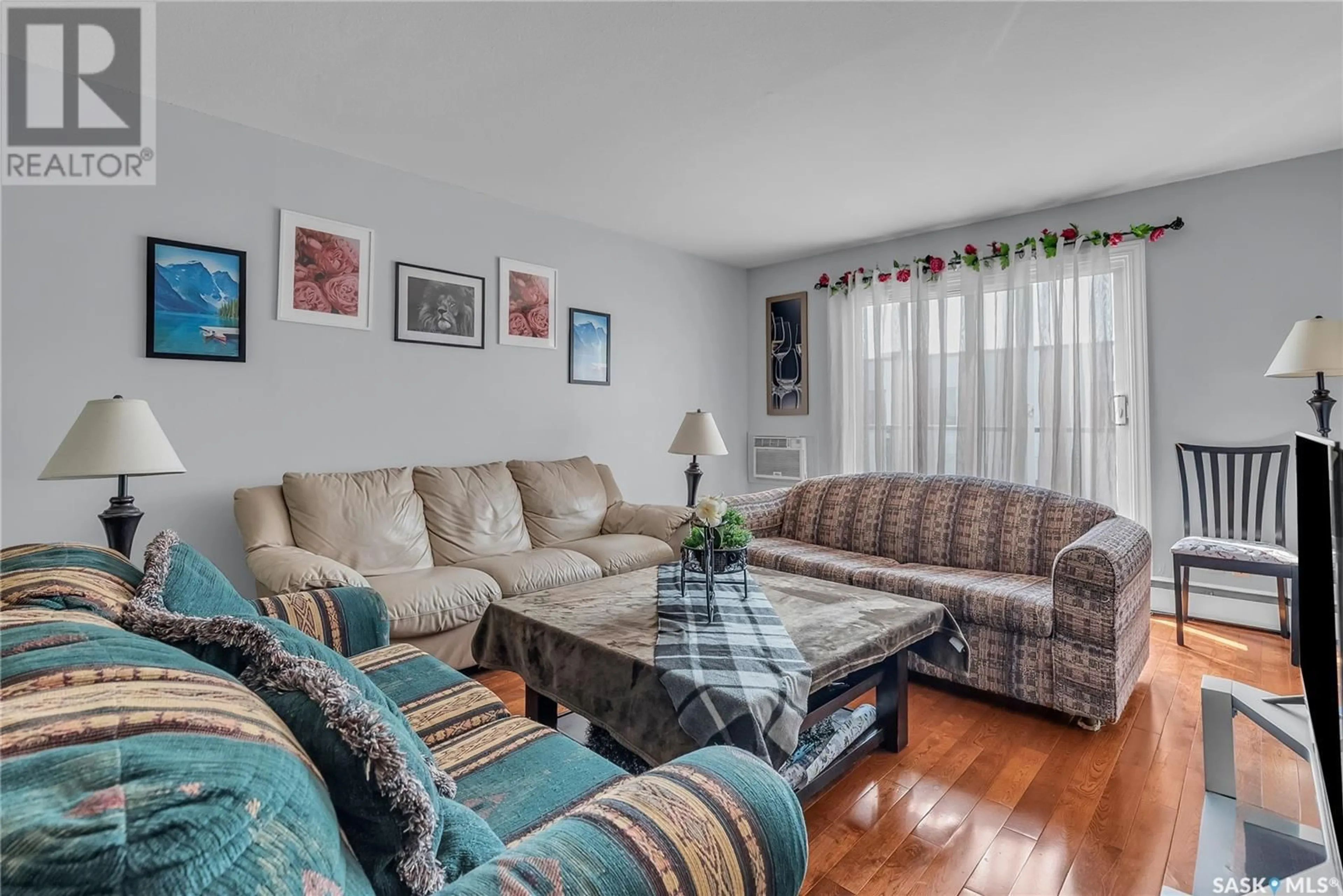 Living room with furniture, unknown for 9 14 ANDERSON CRESCENT, Saskatoon Saskatchewan S7H3Z8