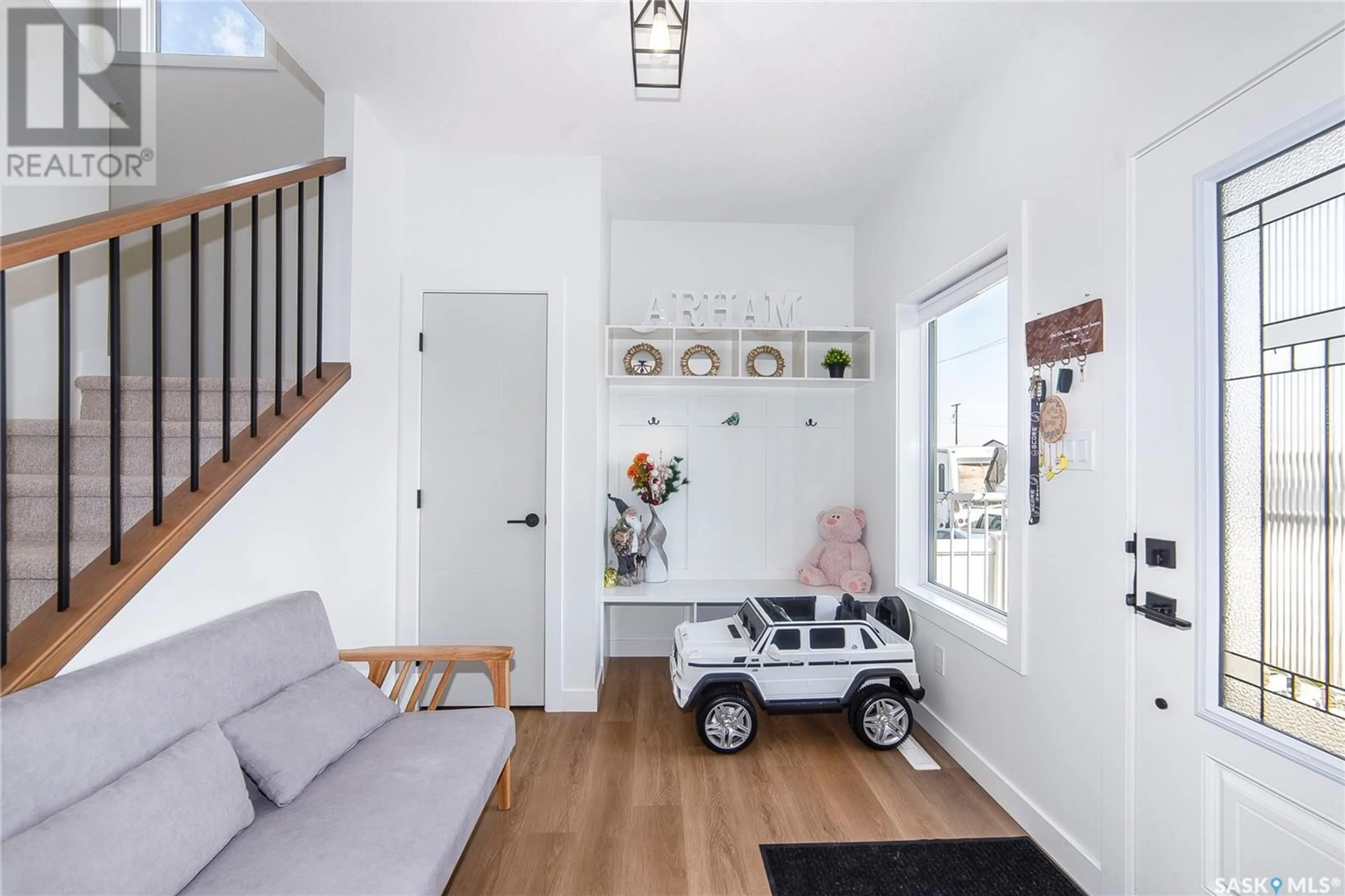 Indoor entryway for 814 1ST AVENUE, Martensville Saskatchewan S0K2T2